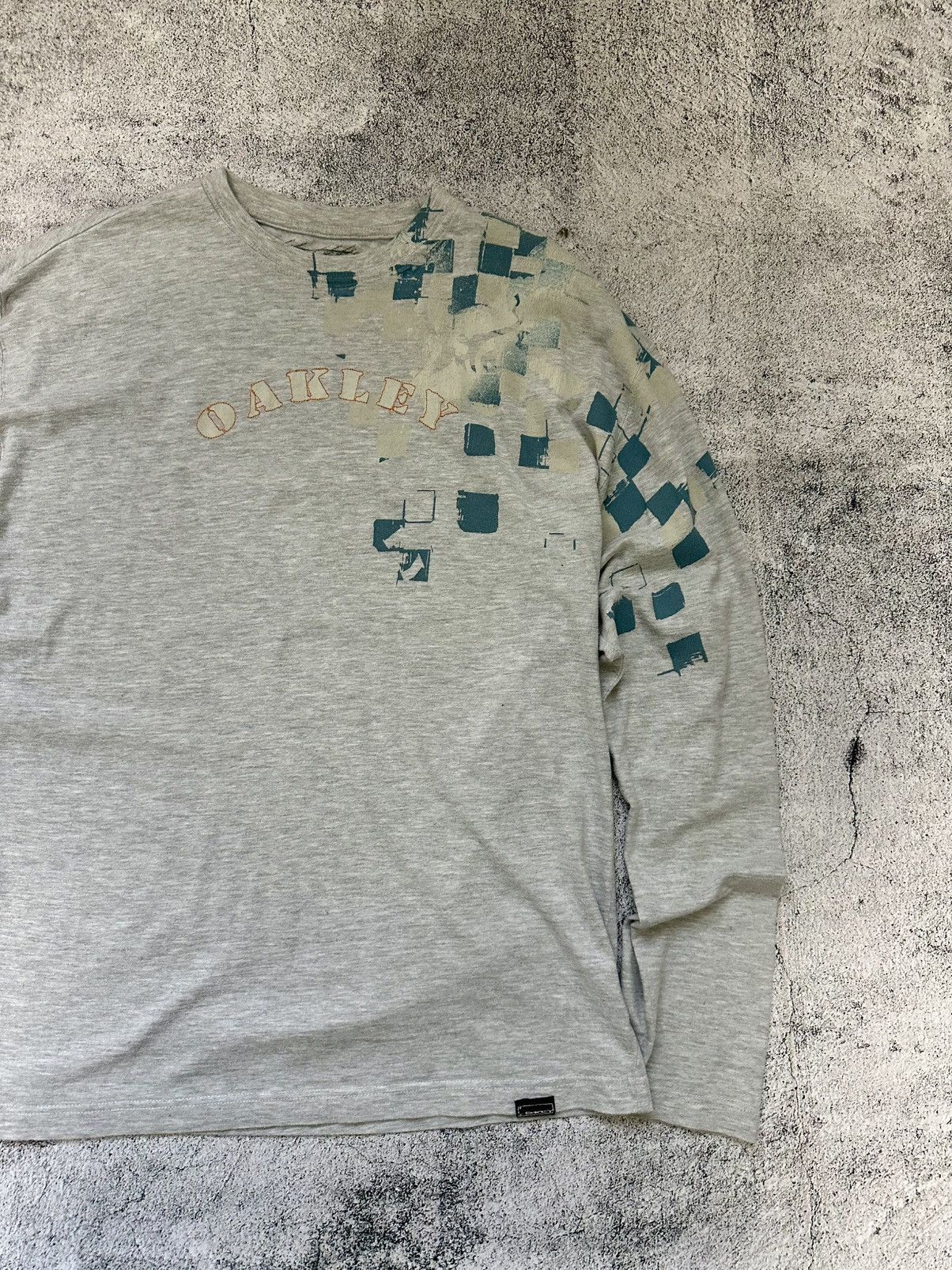 Oakley Vintage Oakley Long Sleeve Centre Logo Size US L / EU 52-54 / 3 - 3 Thumbnail