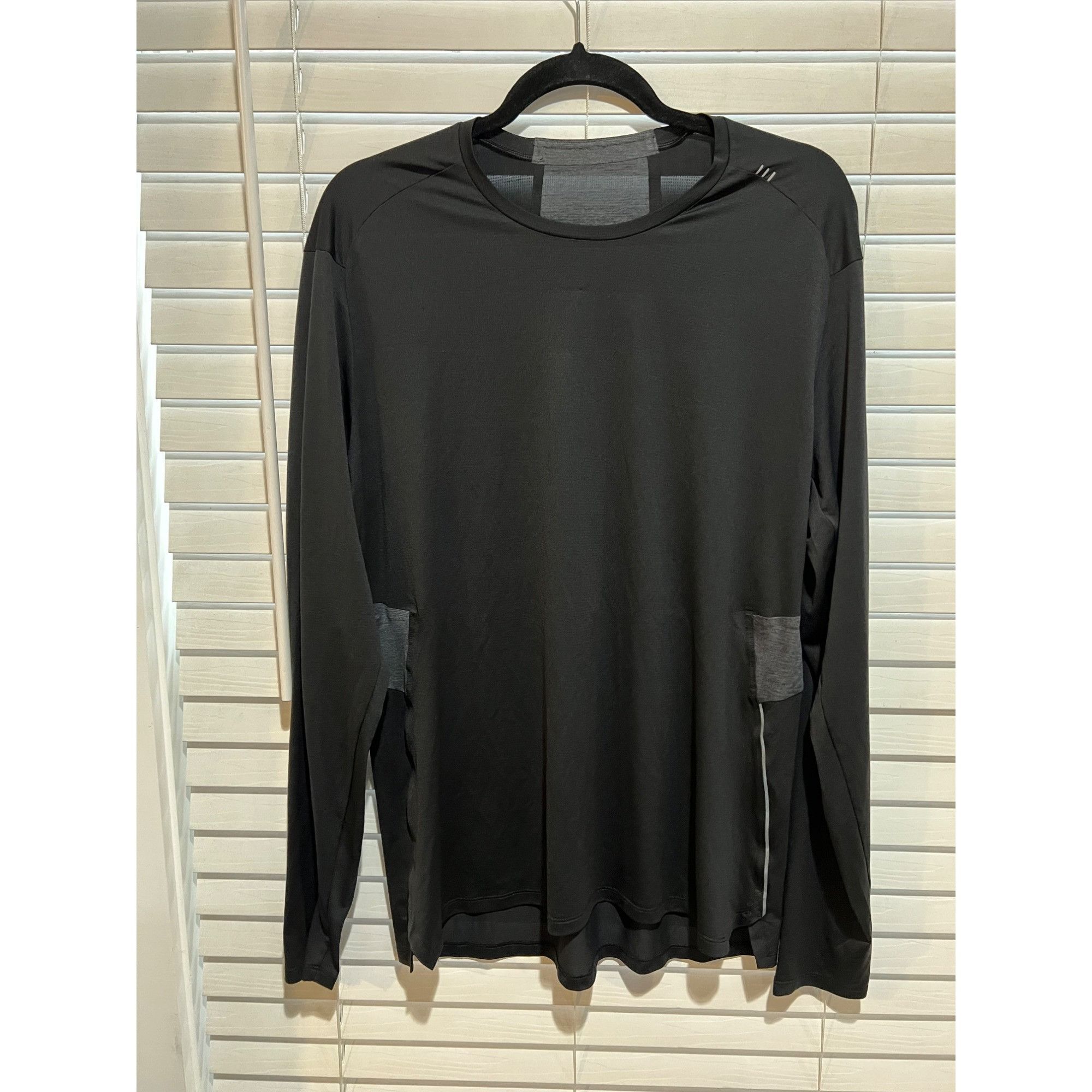 Lululemon Lululemon Long Sleeve Shirt - Size L Size US L / EU 52-54 / 3 - 1 Thumbnail