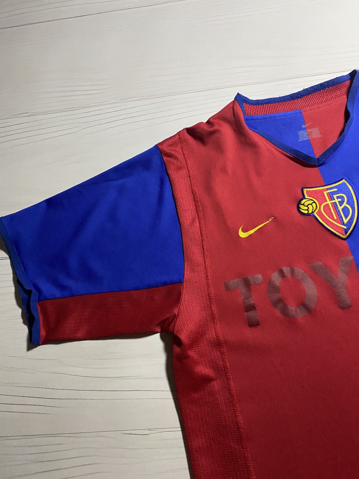 Nike Vintage NikeFC Basel 2002/04 home soccer jersey Switzerland Size US S / EU 44-46 / 1 - 10 Thumbnail