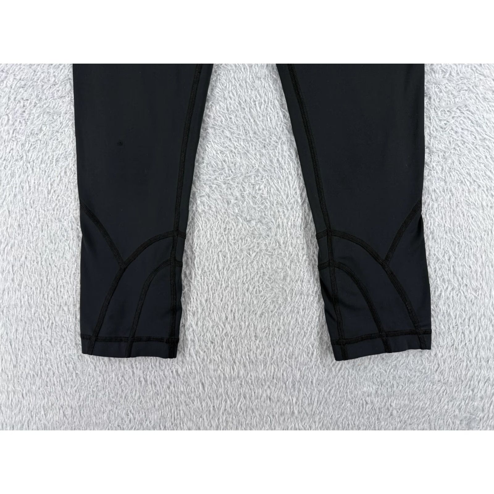 Lululemon LULULEMON Women's Align Crop Pants Size 6 Black 22" Gym Yoga Activewear Size 28" / US 6 / IT 42 - 2 Thumbnail