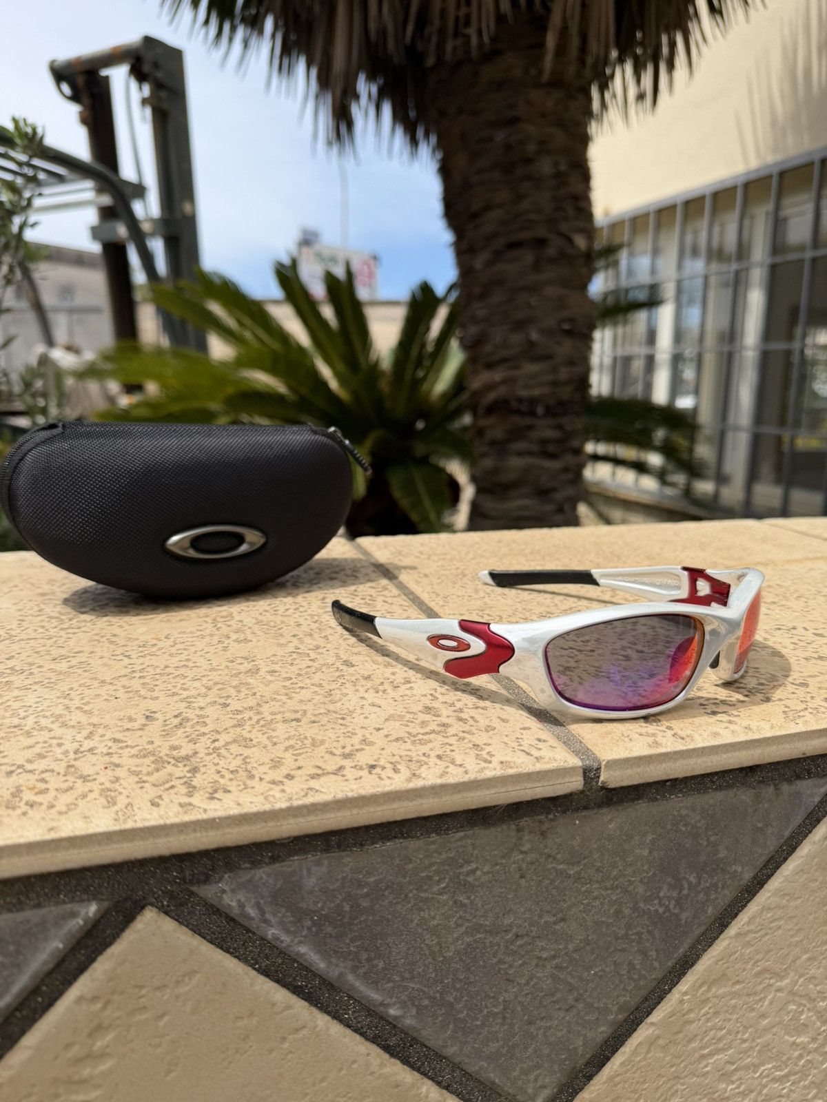 Oakley Oakley Sunglasses Grey/Red Straight 04-329 USA Size ONE SIZE - 1 Thumbnail