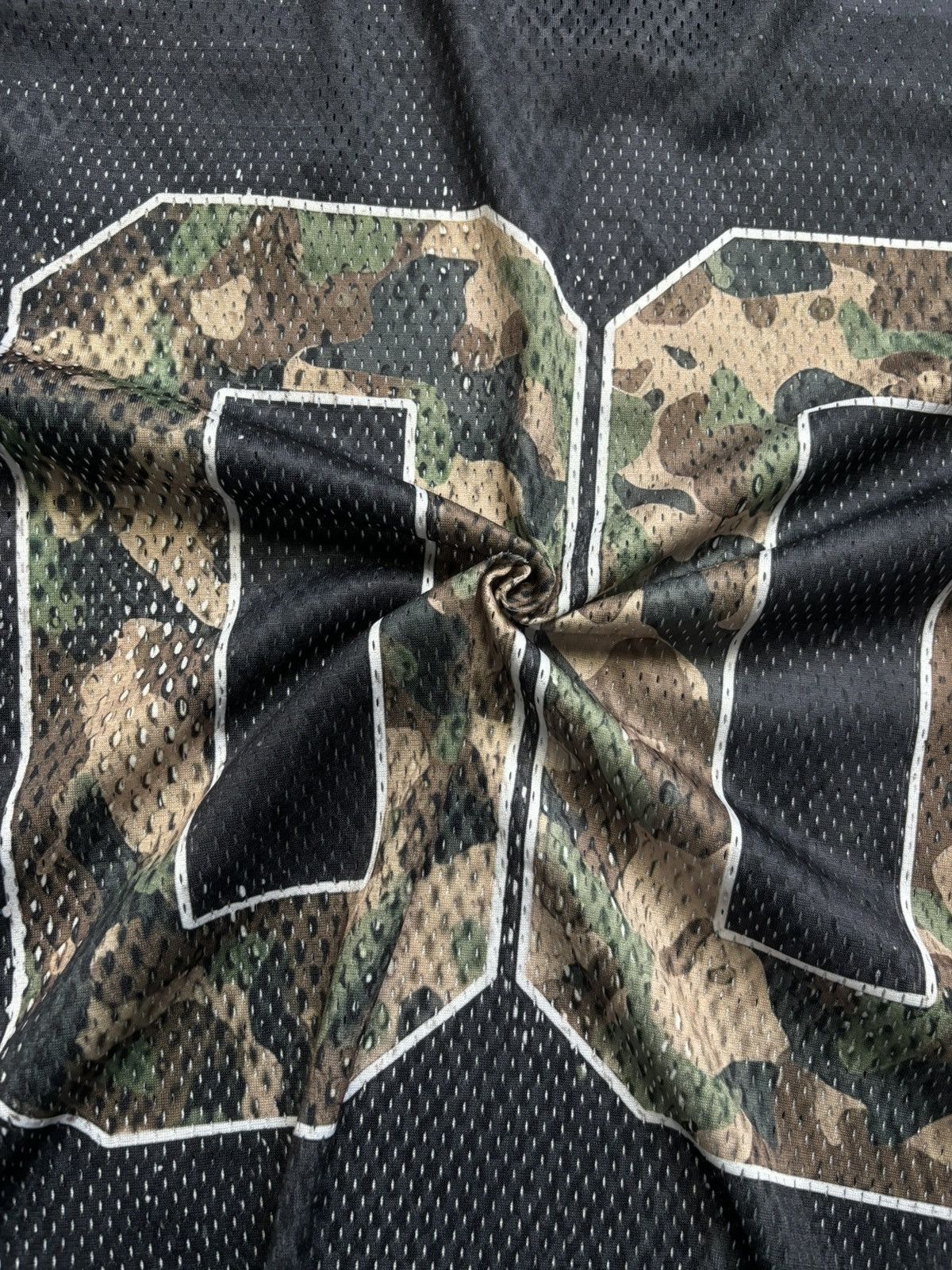 Japanese Brand Vintage style very rare AK-47 military camo 00 black jersey Size US L / EU 52-54 / 3 - 17 Thumbnail