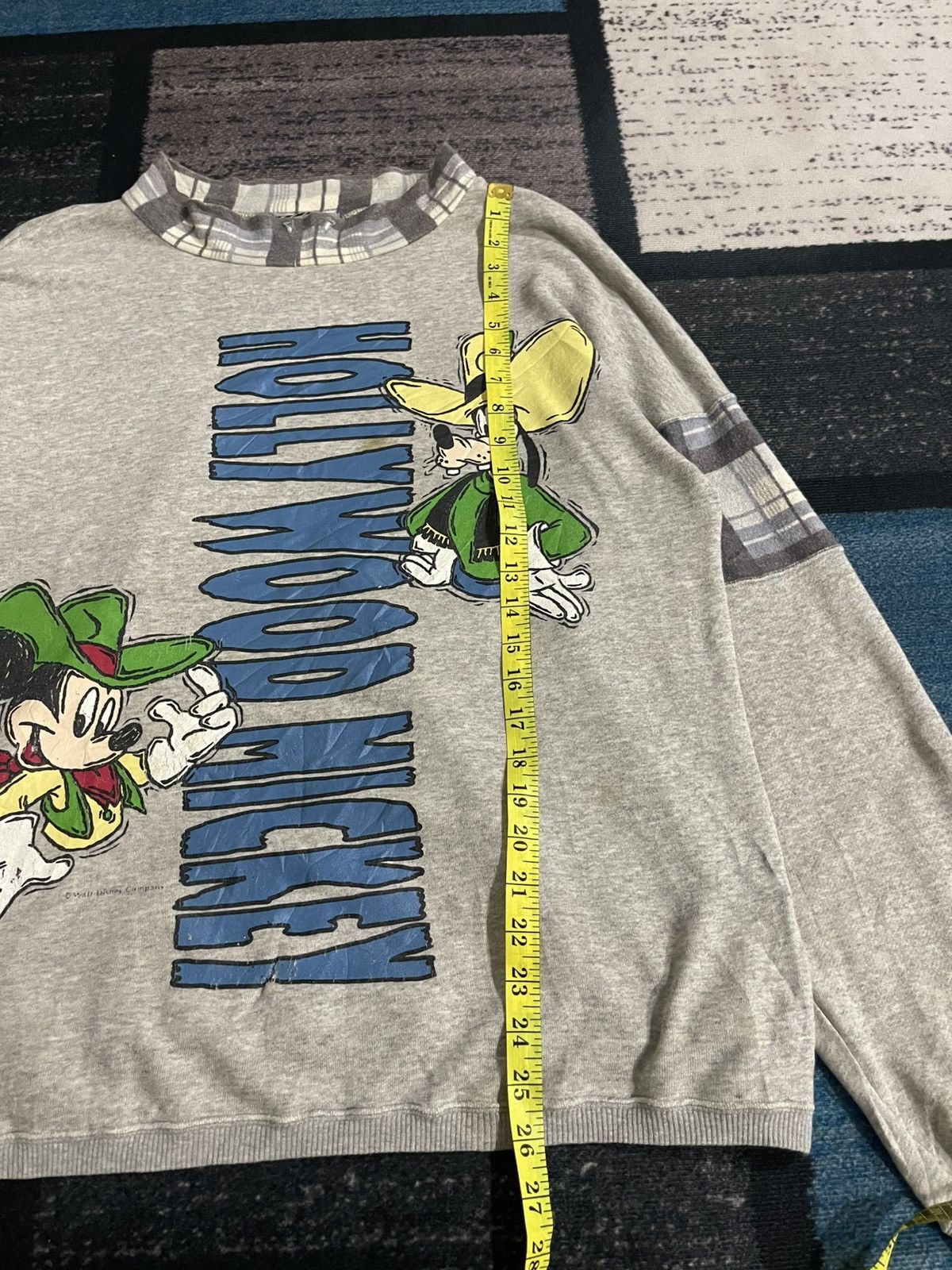 Disney Vintage Disney Hollywood Mickey Crewneck Sweatshirt Size US L / EU 52-54 / 3 - 17 Thumbnail