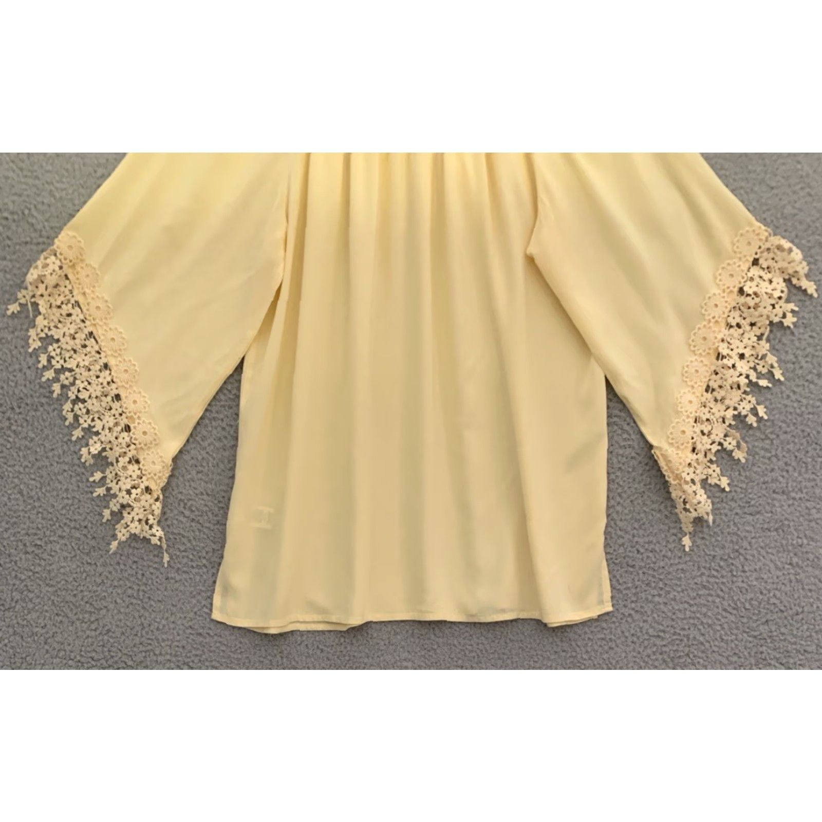 Melissa Melissa Paige Blouse Women’s L Yellow 3/4 Sleeve Tunic Petite Slit Hem Boat Neck Pullover Casual Business Travel Womens Size L / US 10 / IT 46 - 6 Thumbnail