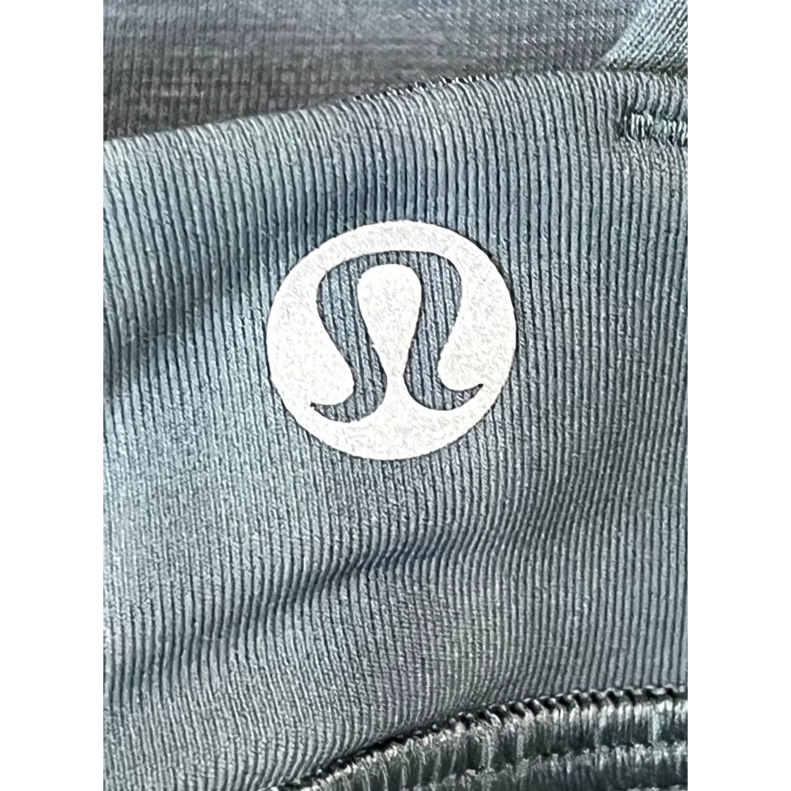 Lululemon Lululemon Energy Sports Bra Women's Size 4 Stripped Tye Dye Blue Crossback Pullover High Support Wireless Luxtreme Moisture Wicking Activewear Size ONE SIZE - 5 Thumbnail