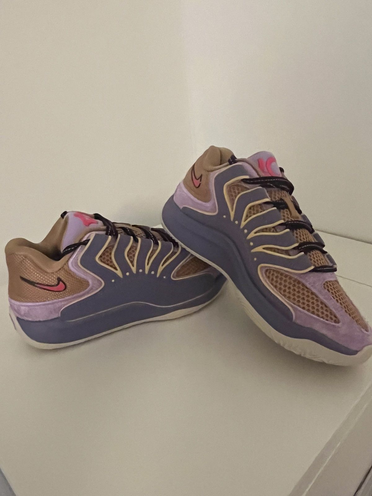 Nike Nike KD18 purple and gold basketball trainers Size US 5 / EU 37 - 1 Thumbnail
