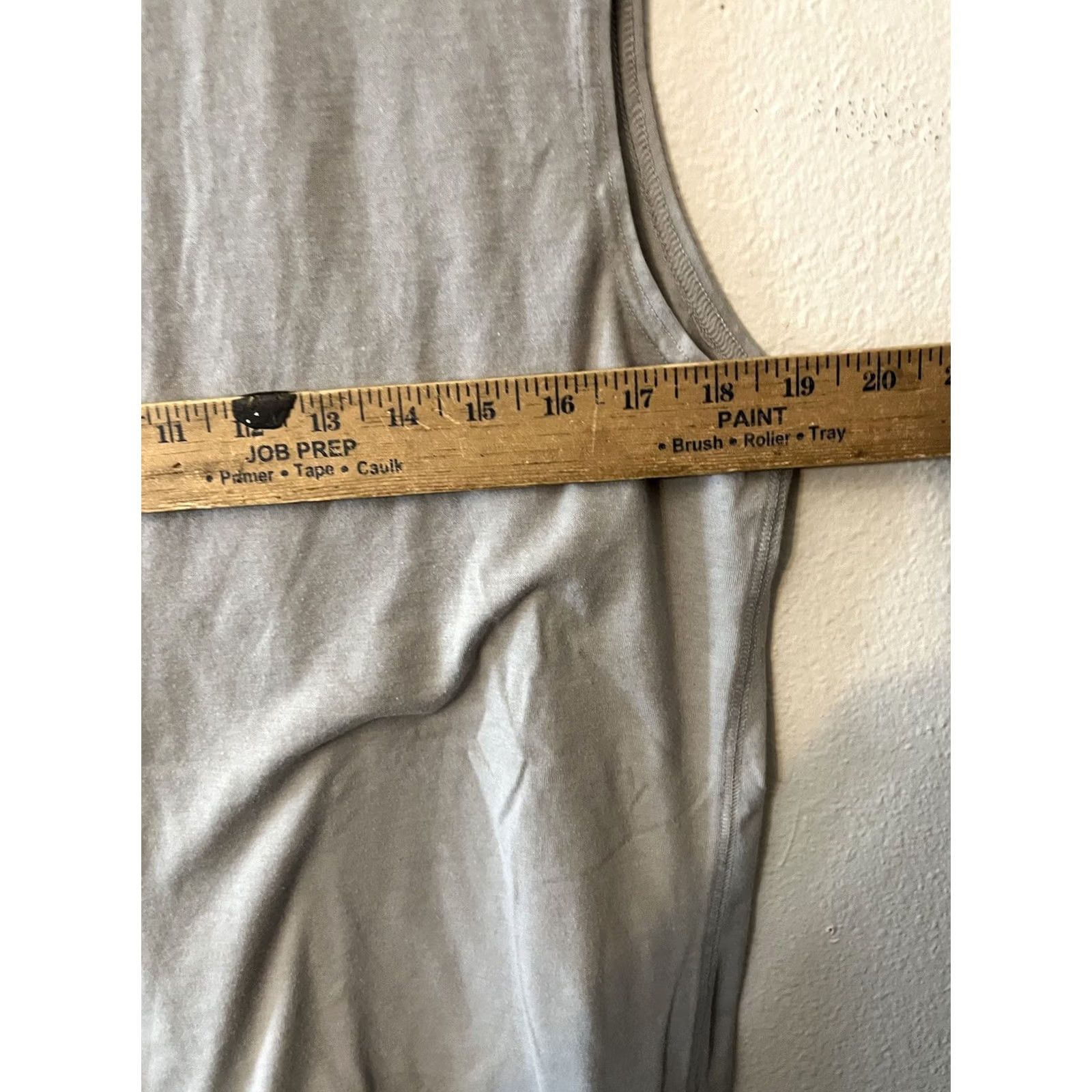 Champion Champion Tank Top Men’s L Gray Sleeveless Athletic Shirt Polyester Crew Neck Breathable Workout Top Sports Gym & Training Mens Size US L / EU 52-54 / 3 - 5 Thumbnail