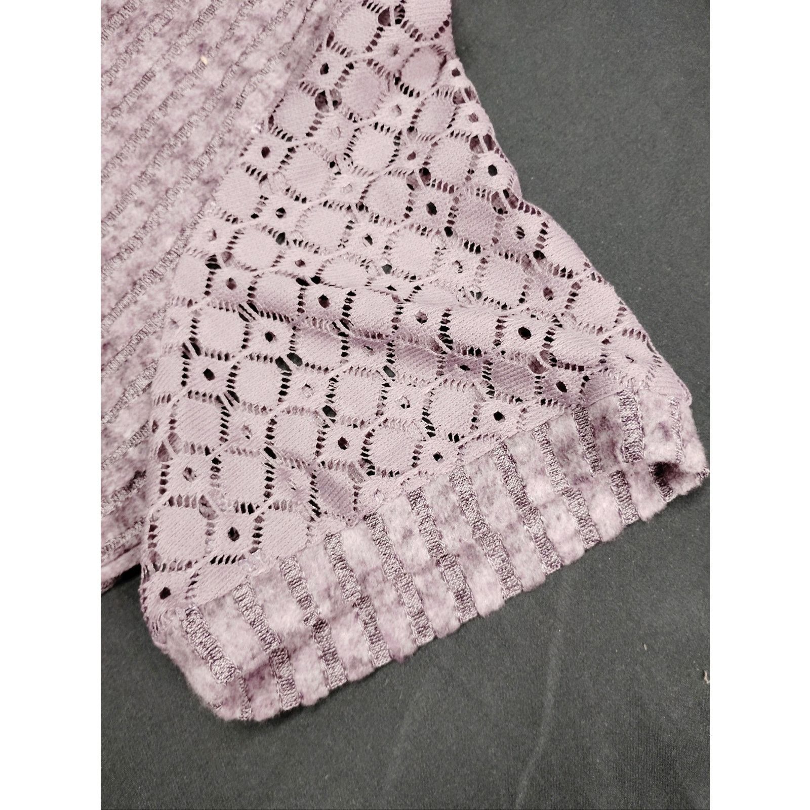 Ferre Mauve Textured Feryshe Short Sleeve Top With Lace Sleeves Size L / US 10 / IT 46 - 2 Thumbnail