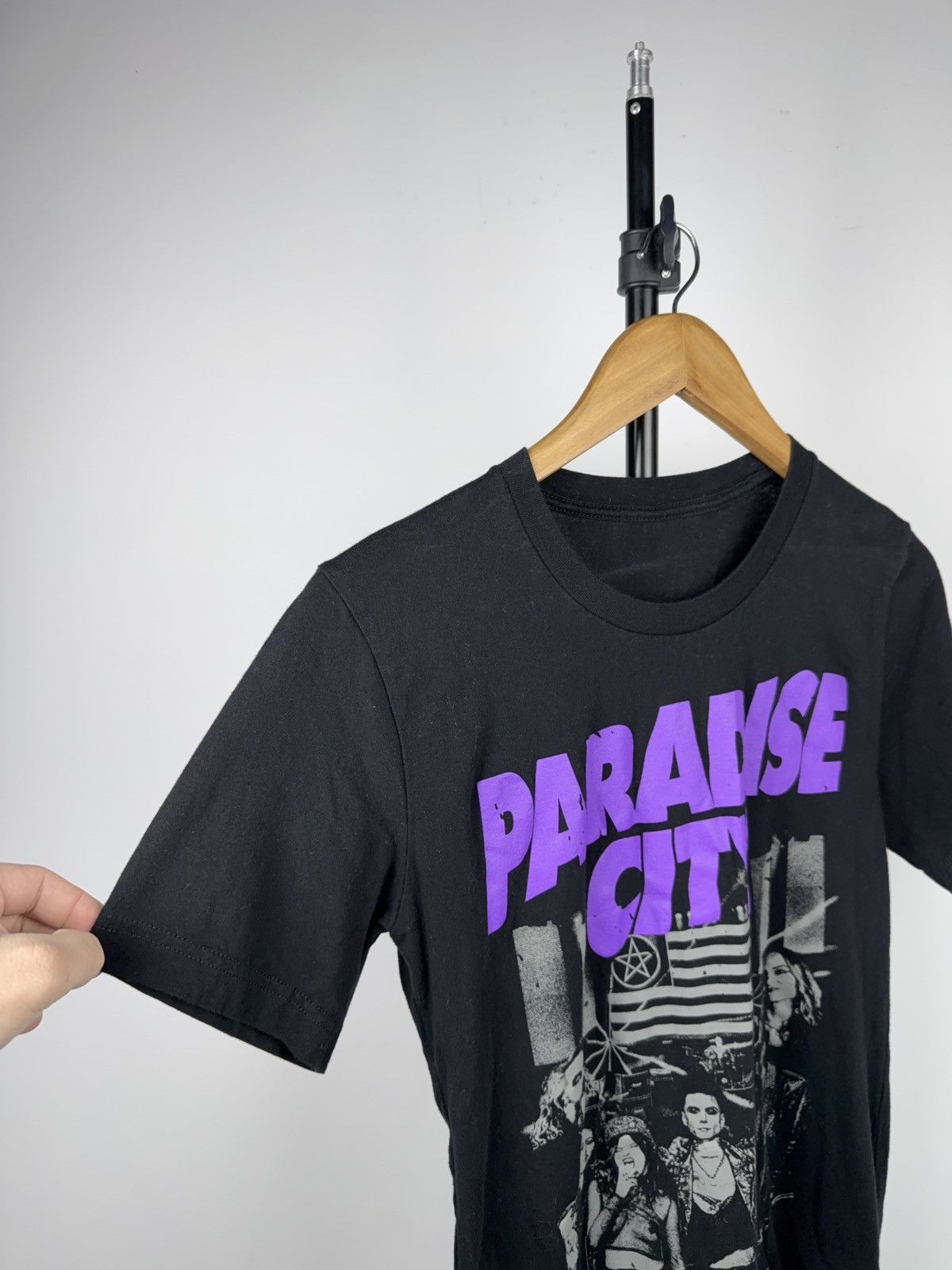 Band Tees Paradise City Rock Graphic Tee Metal Band Style Shirt Size US S / EU 44-46 / 1 - 5 Thumbnail