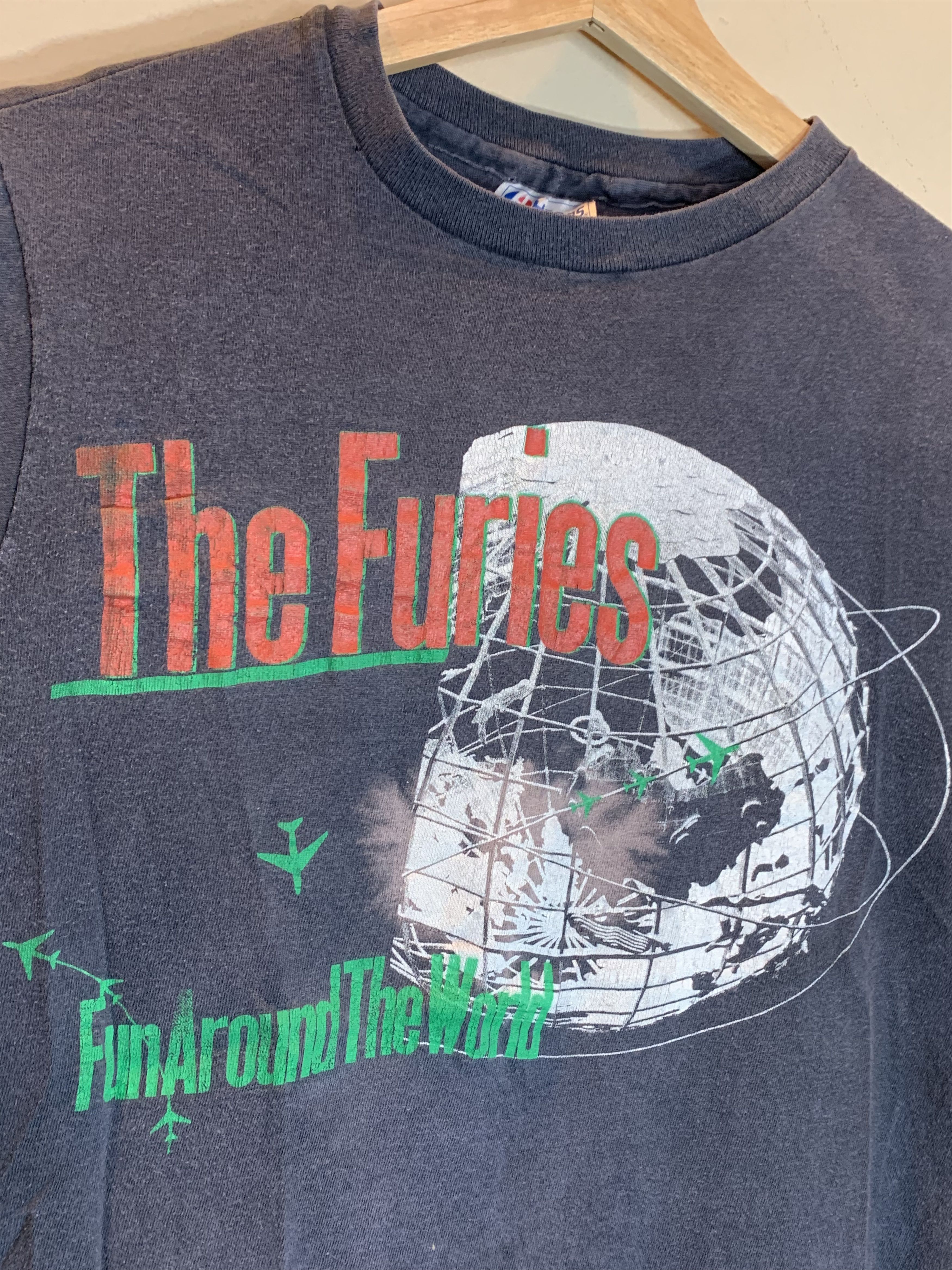Band Tees RARE* Vintage 80s The Furies Fun Around The World Band Shirt Size US M / EU 48-50 / 2 - 2 Thumbnail