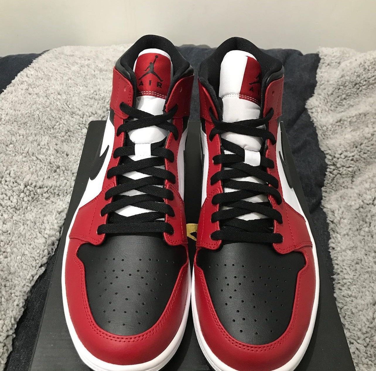 Jordan Brand Jordon 1 Mid “Chicago Toe” Size US 13 / EU 46 - 2 Thumbnail