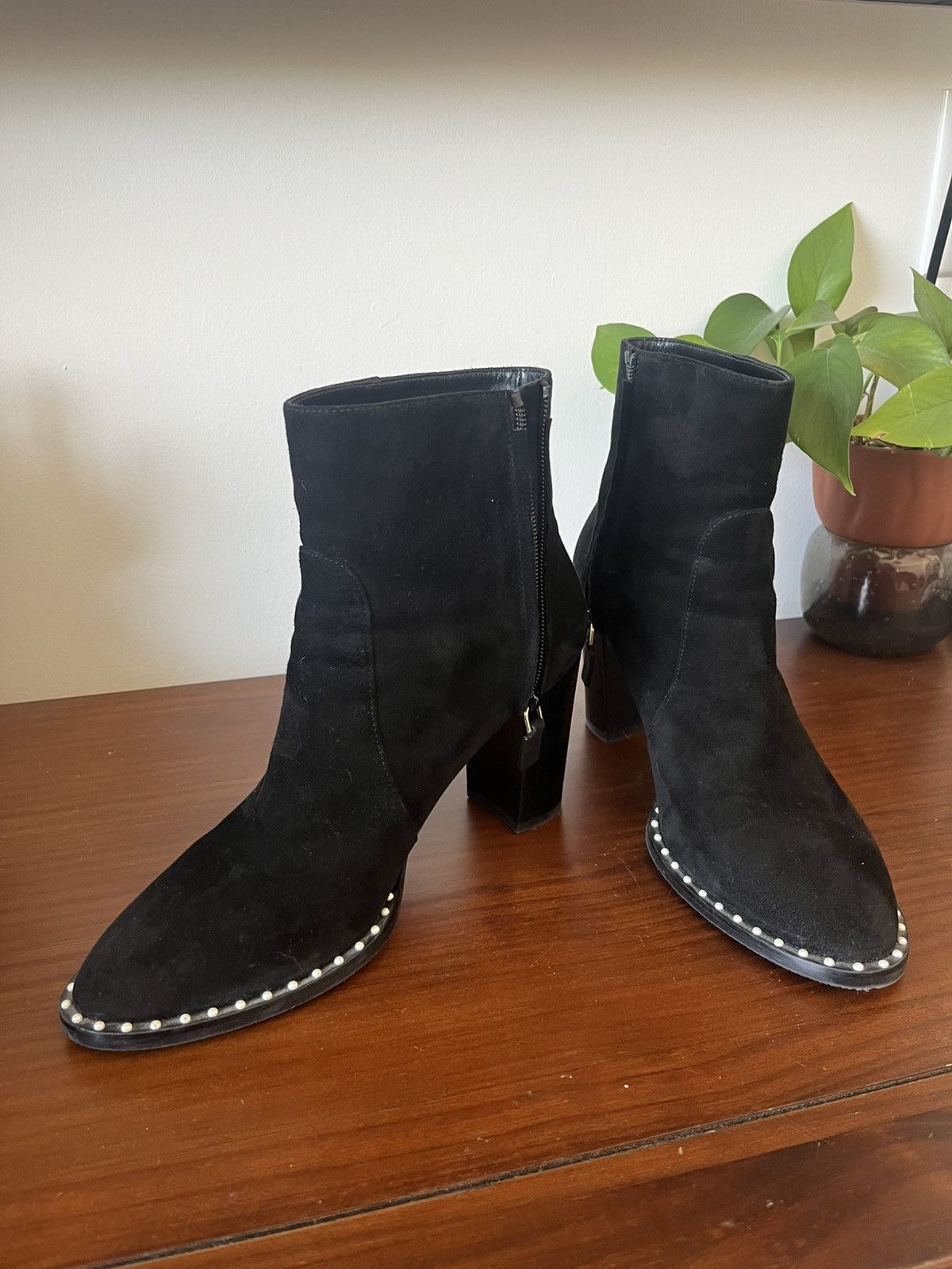 Stuart Weitzman Stuart Weitzman suede heeled boot with pearl accent Size US 10 / IT 40 - 2 Thumbnail