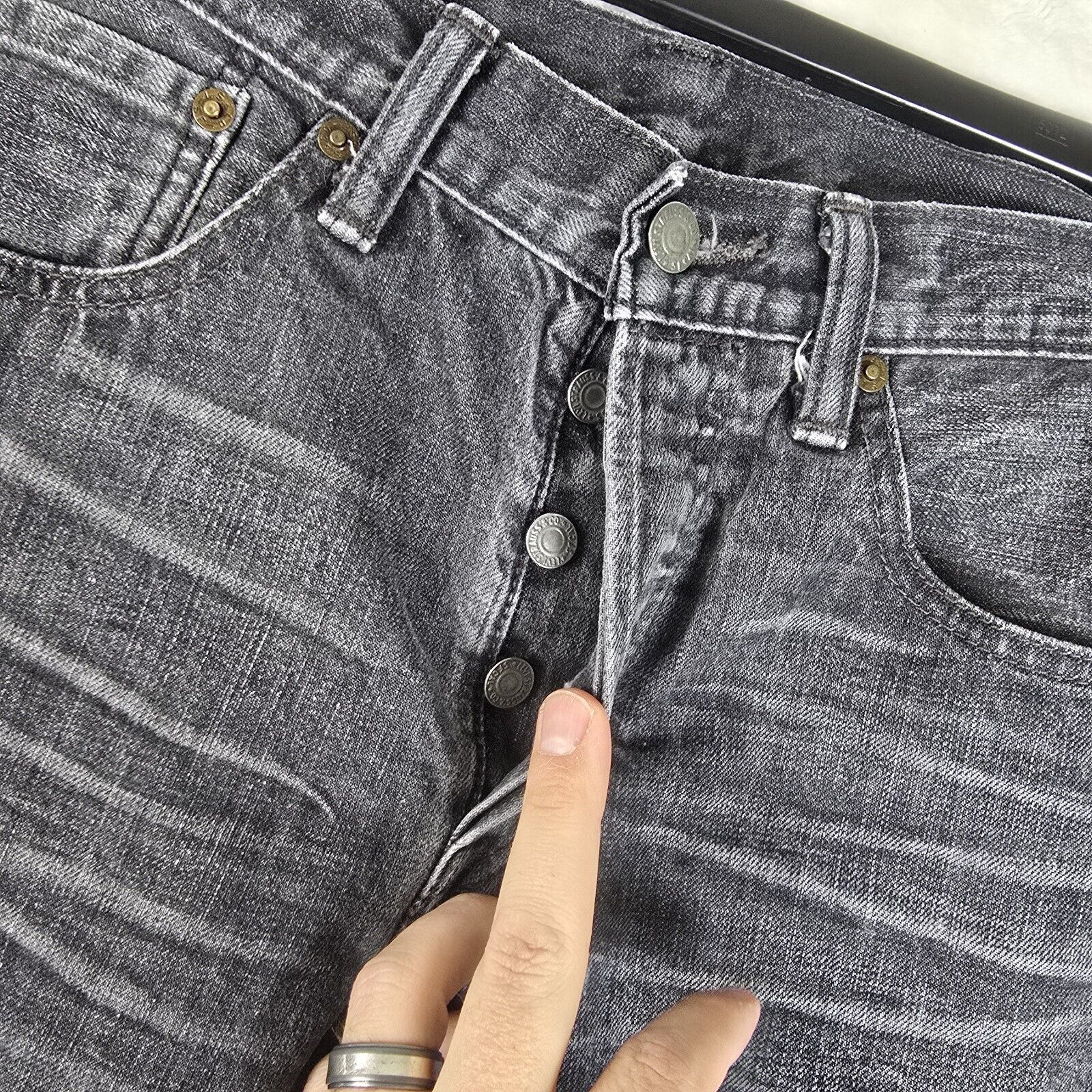 Levi's Levis Jeans Mens 29x32 Black 501 Straight Button Fly Size US 29 - 4 Thumbnail