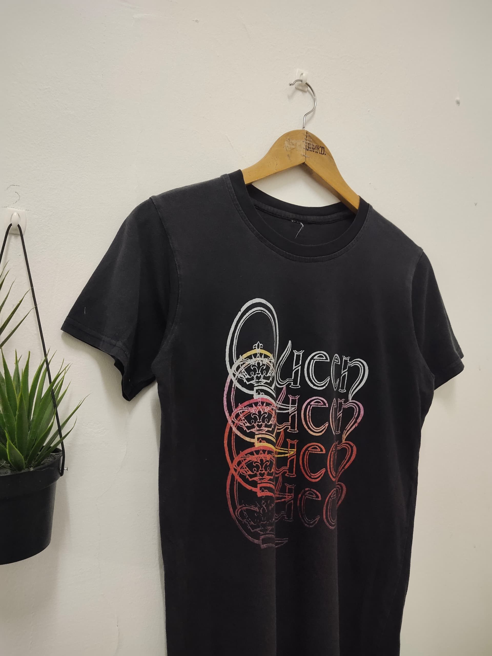 Band Tees Vintage Queen band merchandise t shirt officia Size US S / EU 44-46 / 1 - 2 Thumbnail