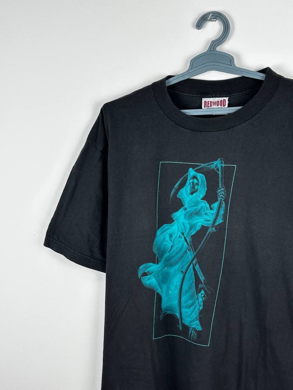 Expert Horror × Vintage Vintage 90s Discworld Terry Pratchett Comic Book Tshirt Size US XL / EU 56 / 4 - 3 Thumbnail