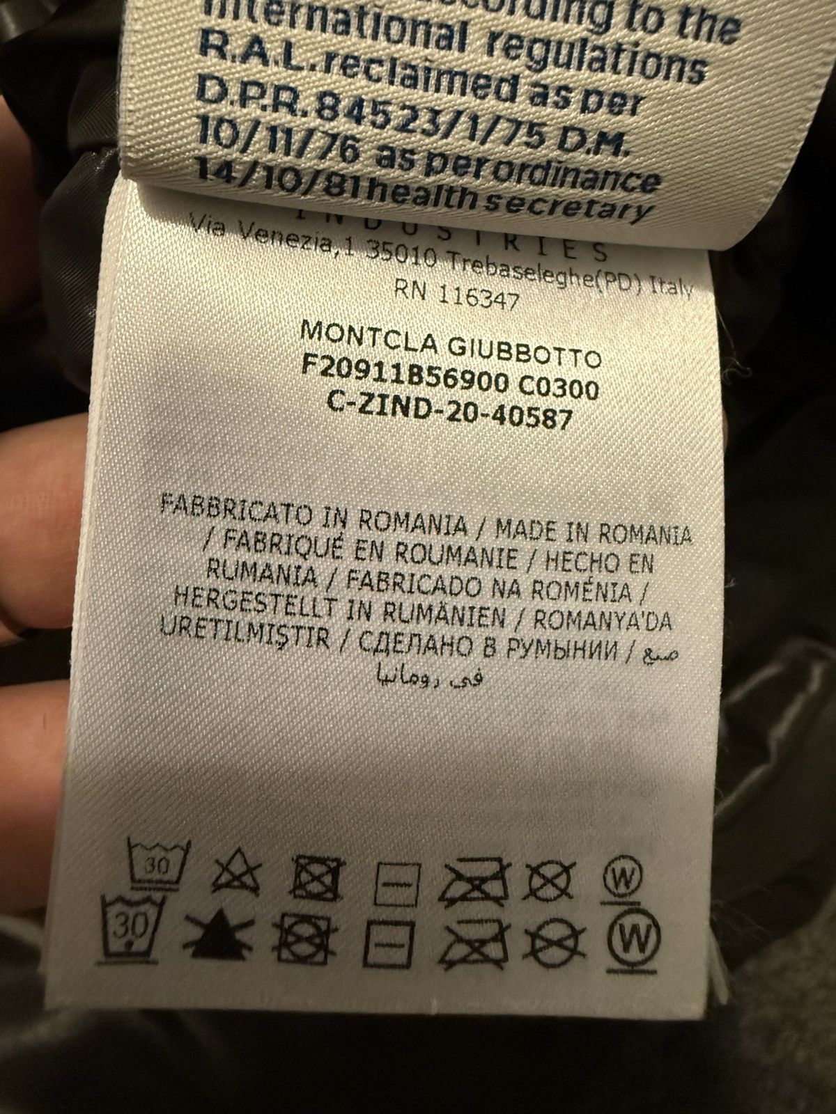 Moncler RARE COLOR 🦄📜 Moncler Montcla Puffer Size US M / EU 48-50 / 2 - 16 Thumbnail