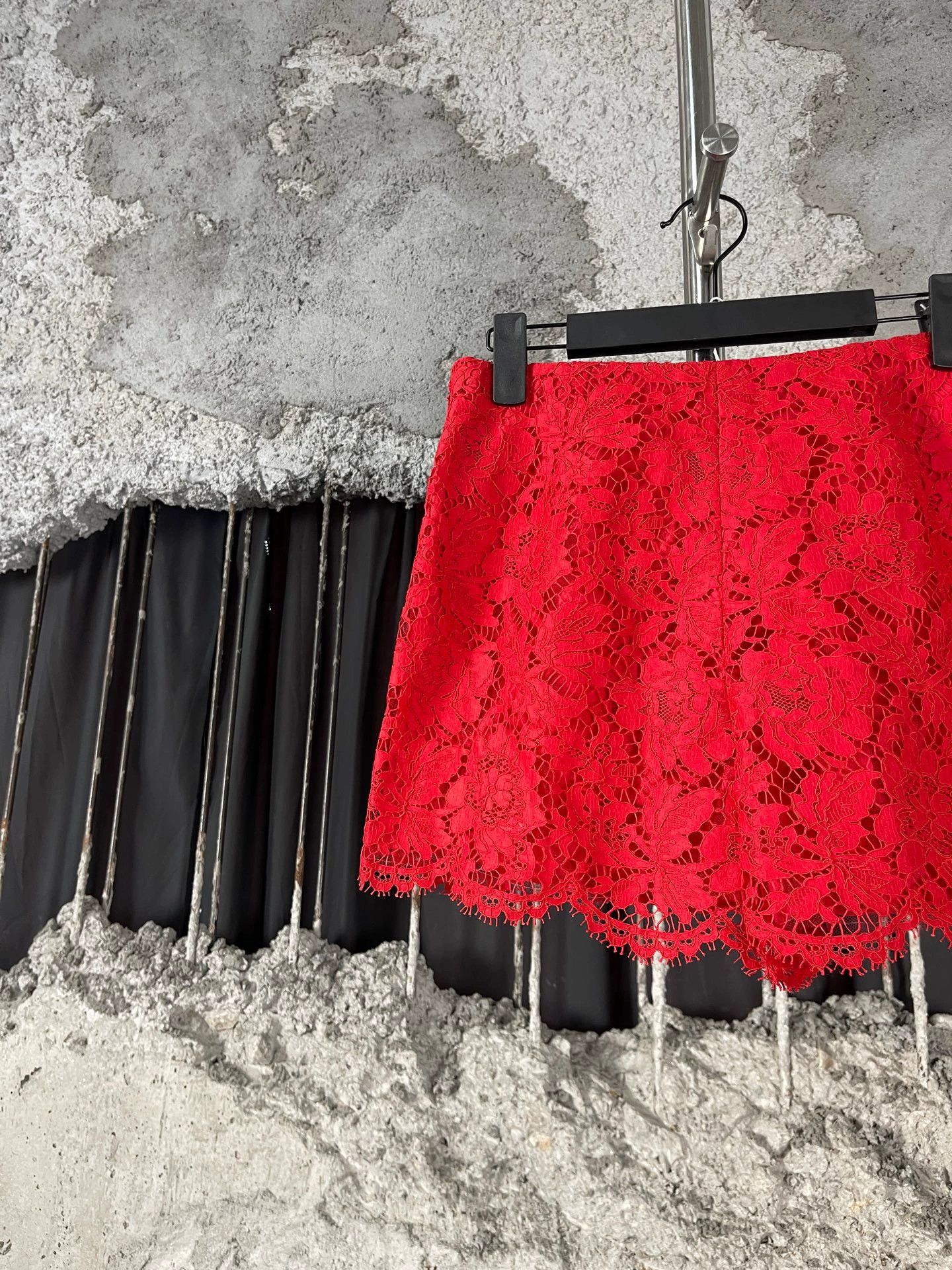 Valentino Valentino Women's Lace Shorts 40 New Size 27" / US 4 / IT 40 - 3 Thumbnail