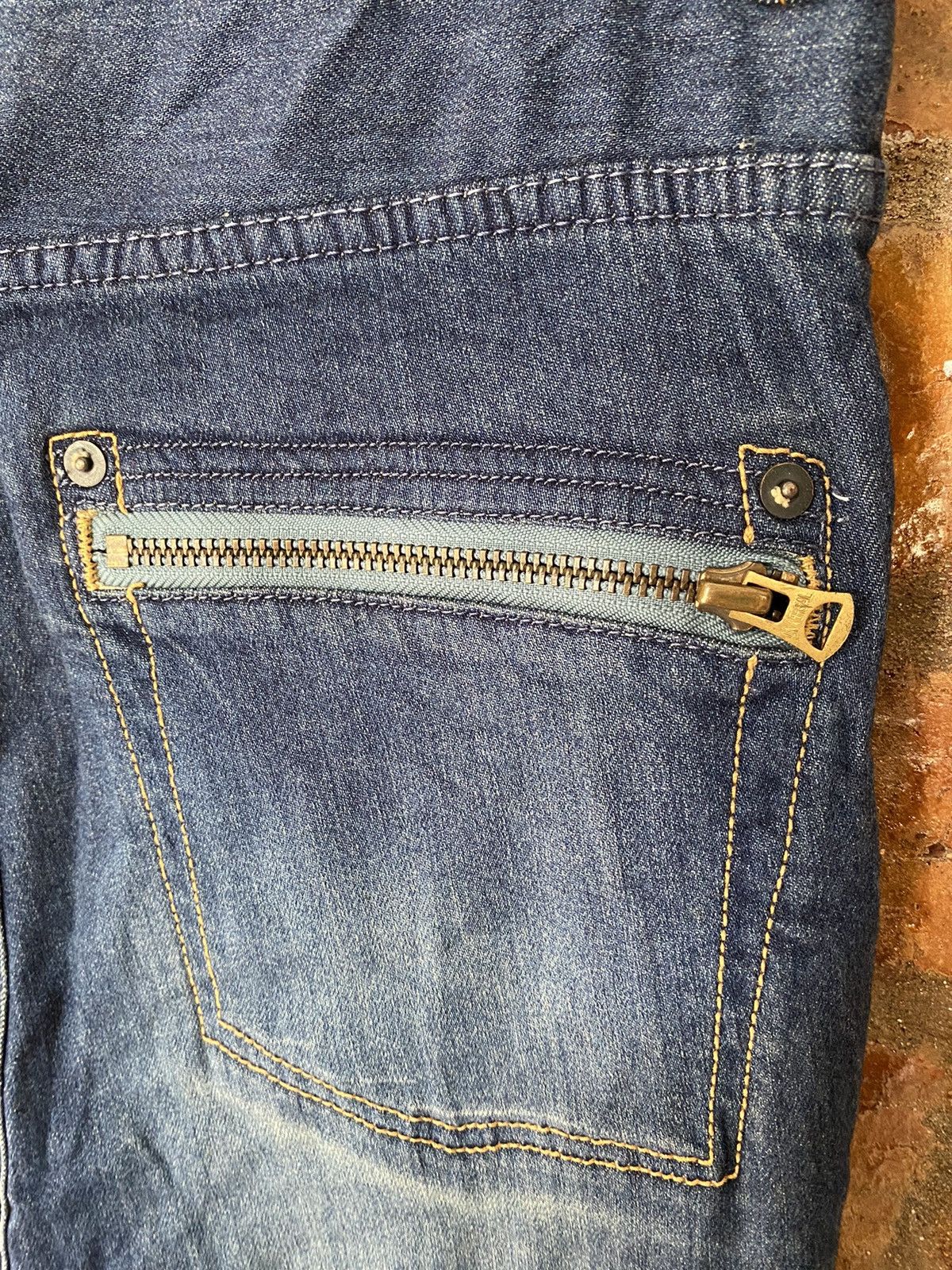 Japanese Brand 2000s Private Brand AG Japan multipocket leg long zipper Size US 30 / EU 46 - 14 Thumbnail