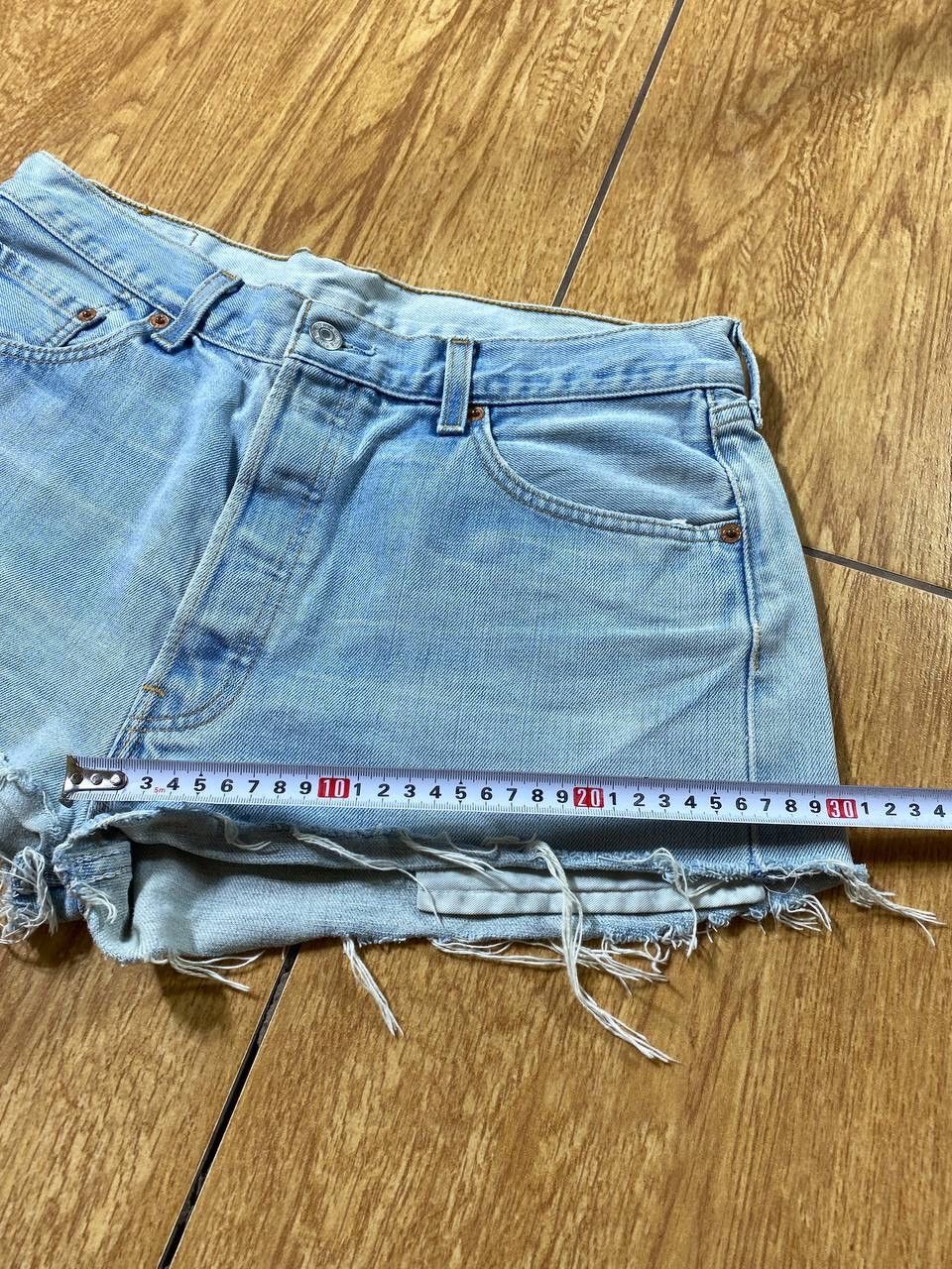Levi's VINTAGE 90s LEVI’S 501 LIGHT WASH DENIM JEANs SHORTS Size US 34 / EU 50 - 11 Thumbnail