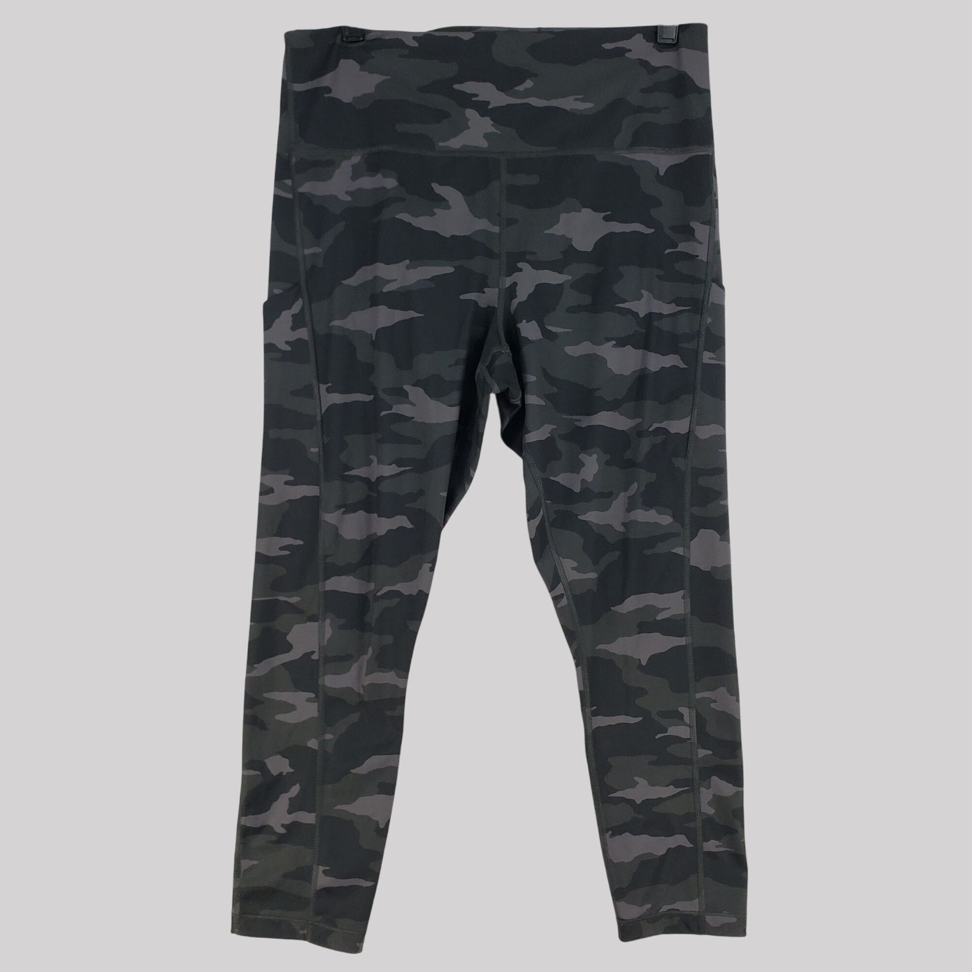 Athleta Athleta Ultimate Camo 7/8 Tights High-Waisted Stretch Size 38" / US 16 / IT 52 - 1 Thumbnail