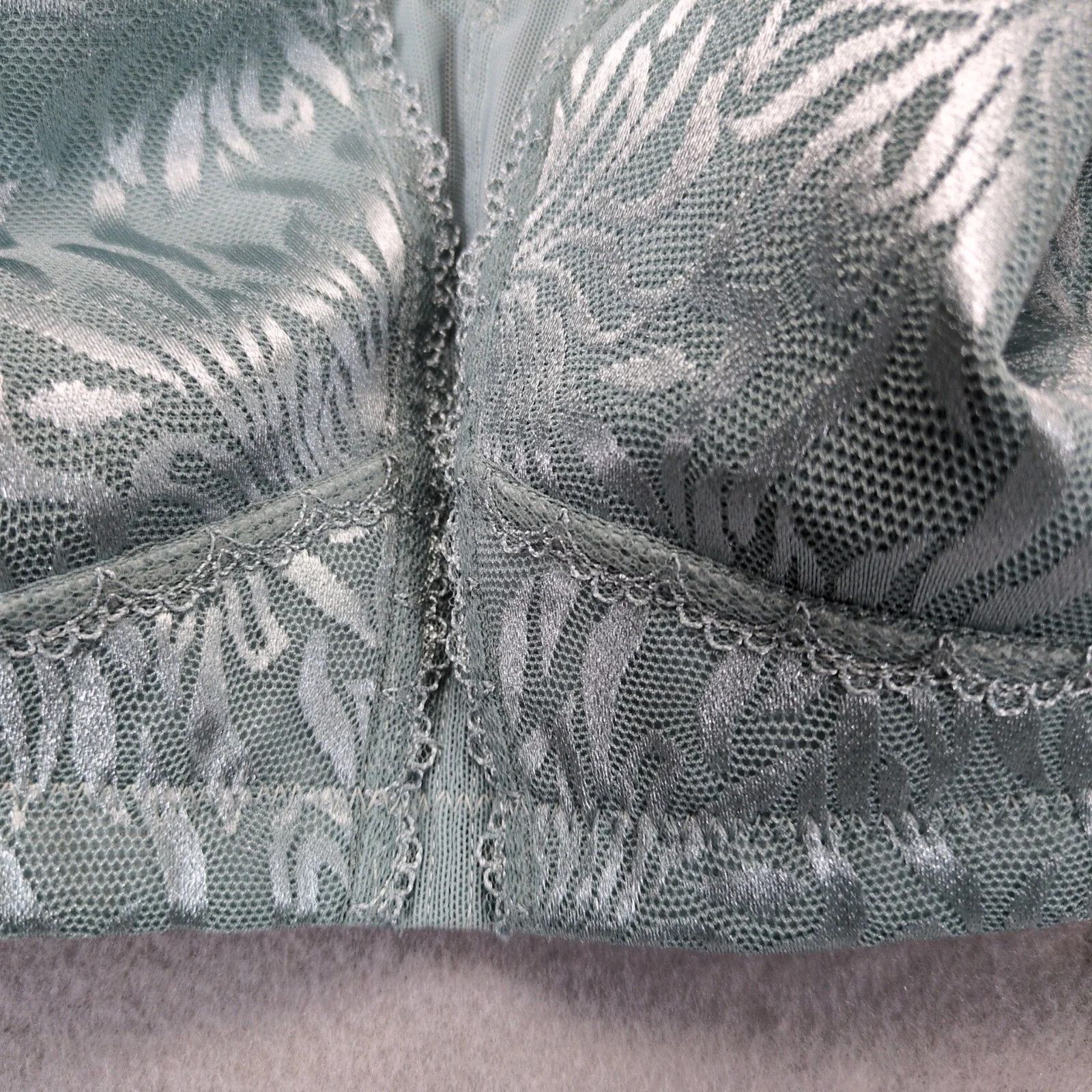 Other NWT WingsLove Full Coverage Wireless Minimizer Bra 42DD Size ONE SIZE - 10 Thumbnail