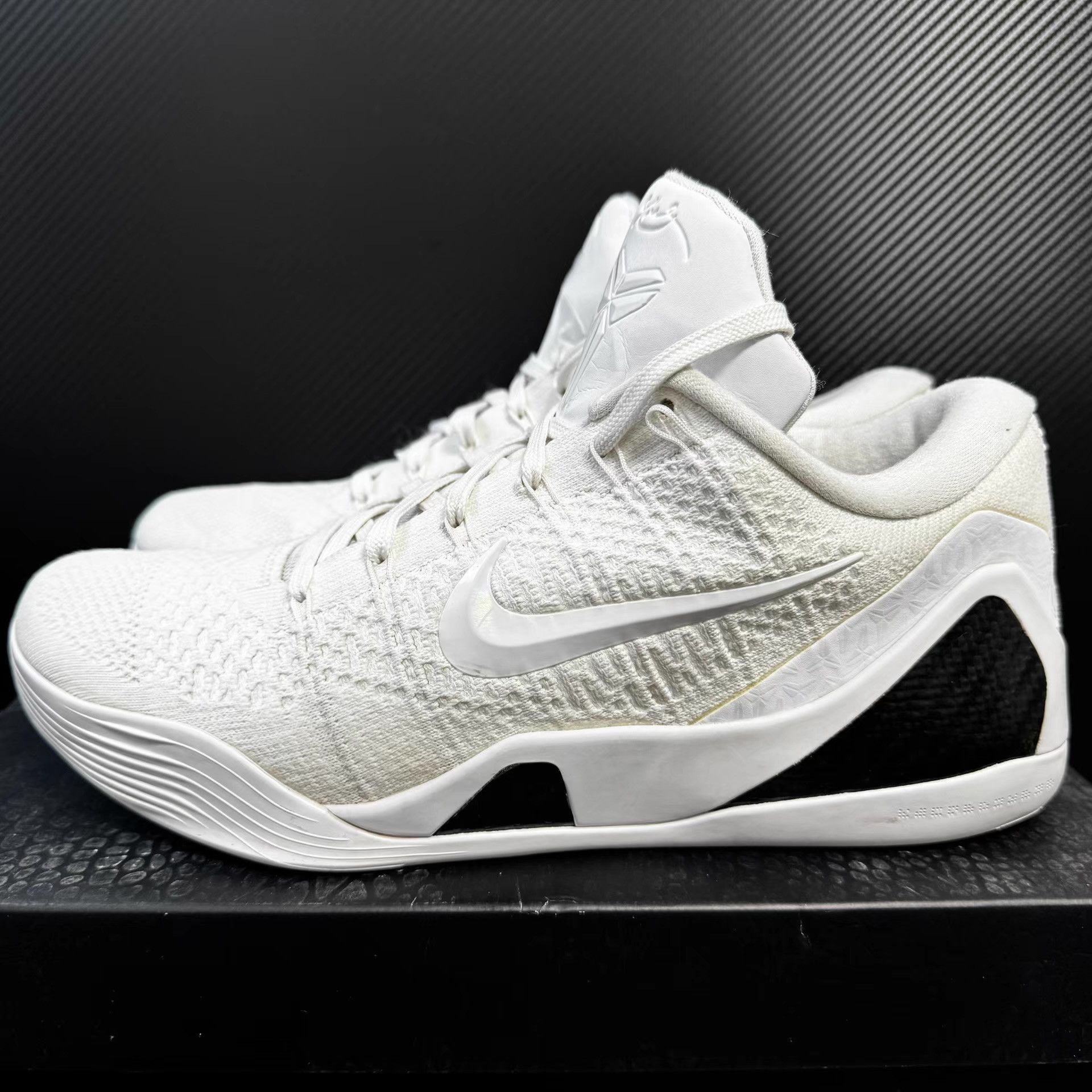 Nike Nike Kobe 9 Elite Low Protro "Halo" Q11 Size US 10.5 / EU 43-44 - 1 Thumbnail