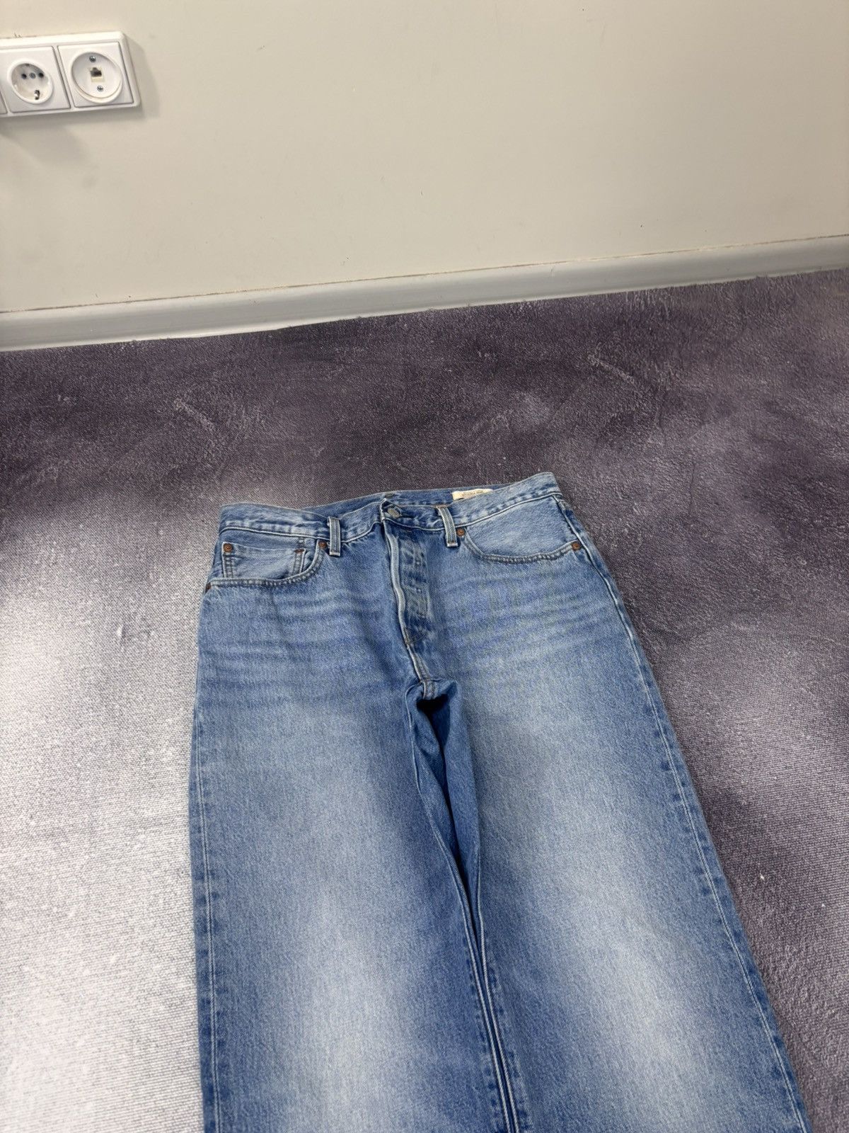 Levi's Levi’s 501 ‘90s Men’s Blue Straight Fit Selvedge Denim Jeans Size US 31 - 8 Thumbnail