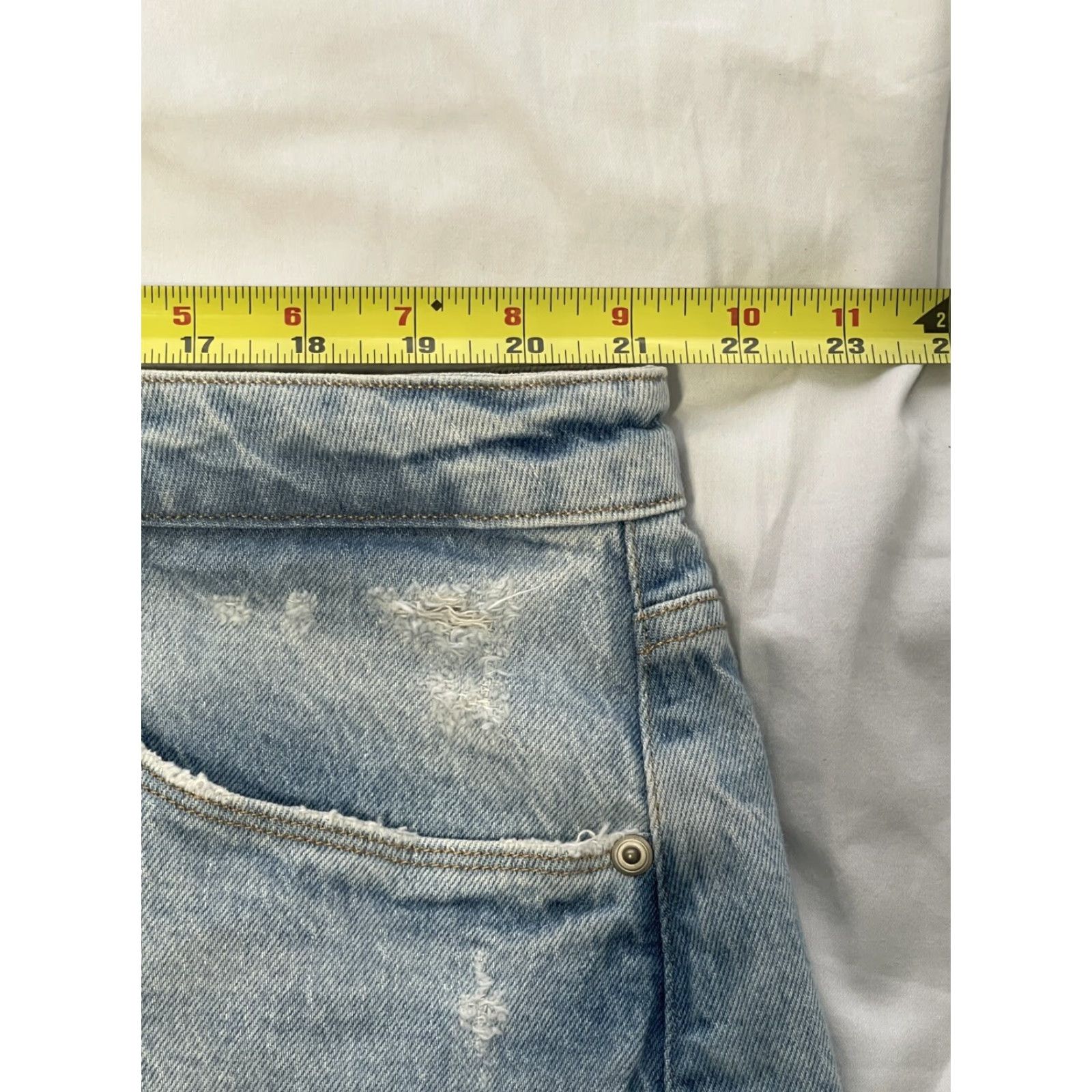 Good American Good American • the good 90’s short Size 38" / US 16 / IT 52 - 6 Thumbnail