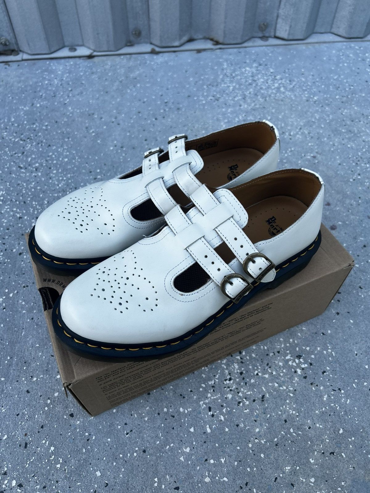 Dr. Martens Dr. Martens Mary Jane Shoes Size US 10 / EU 43 - 2 Thumbnail