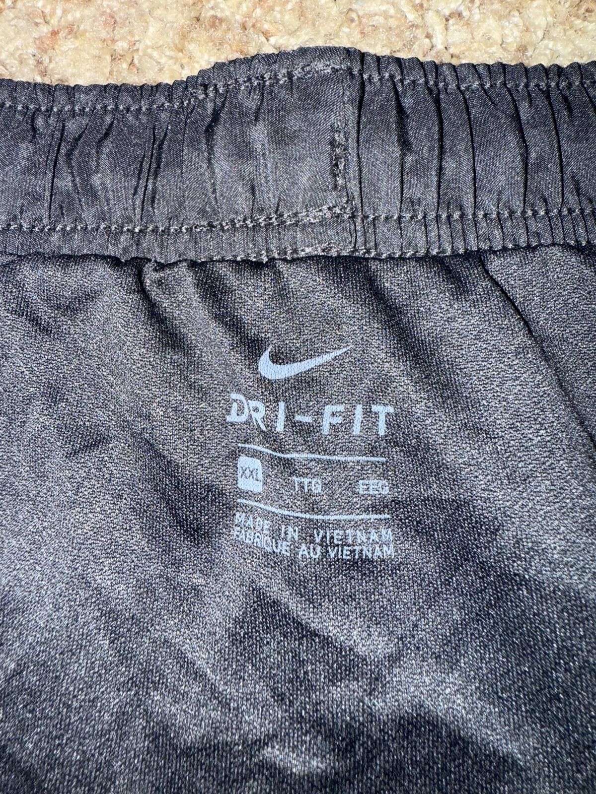 Nike Nike Women's Tempo Running Shorts Size 42" / US 20 - 8 Thumbnail