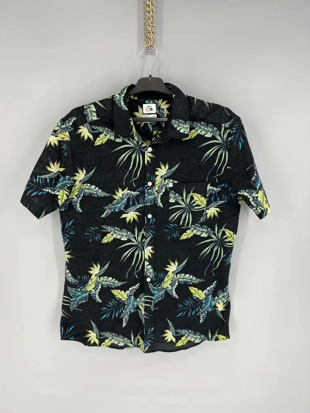 Vintage Vintage Crazy Quiksilver Hawaiian Floral Shirt Buttons 90s Size US S / EU 44-46 / 1 - 1 Thumbnail