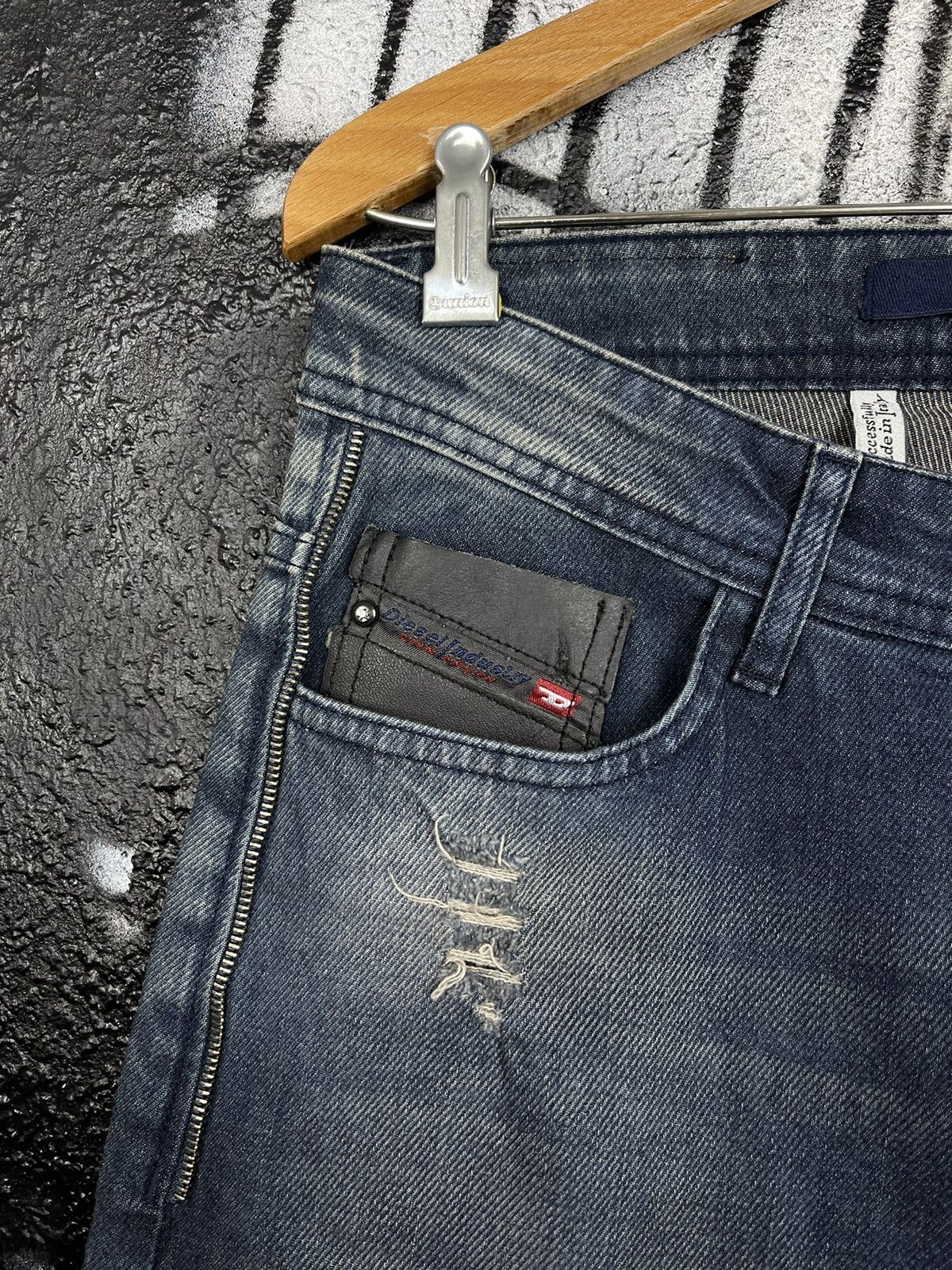 Diesel Diesel Eazee Relaxed Boyfriend Low Waist Jeans Women’s Size 32" / US 10 / IT 46 - 9 Thumbnail