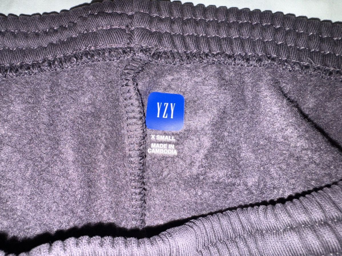 Balenciaga × Gap × Kanye West Yeezy Gap Sweatpants Dark Grey Size XS Size US 28 / EU 44 - 5 Thumbnail