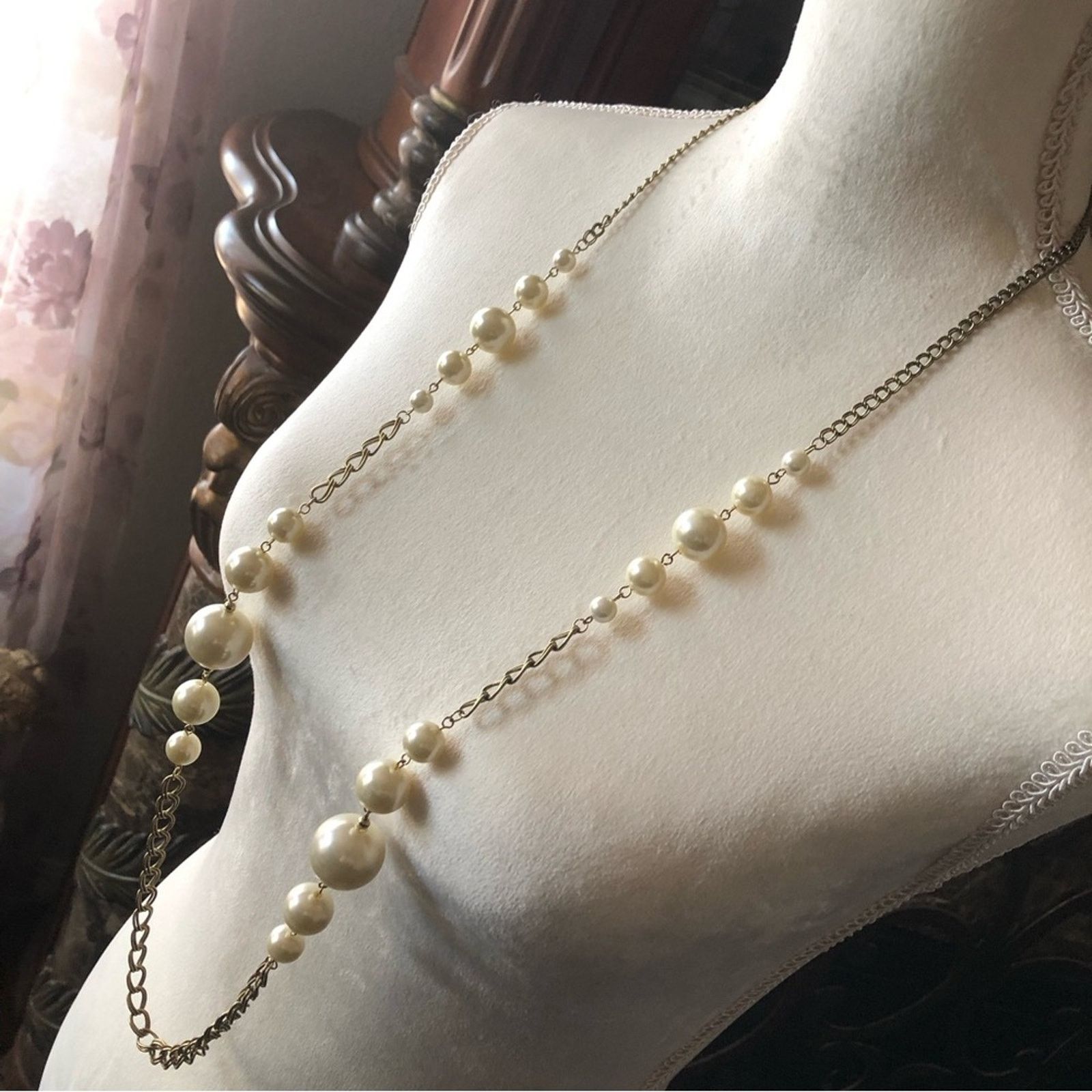 Vintage Vintage graduated faux pearls gold chain necklace Size ONE SIZE - 2 Thumbnail