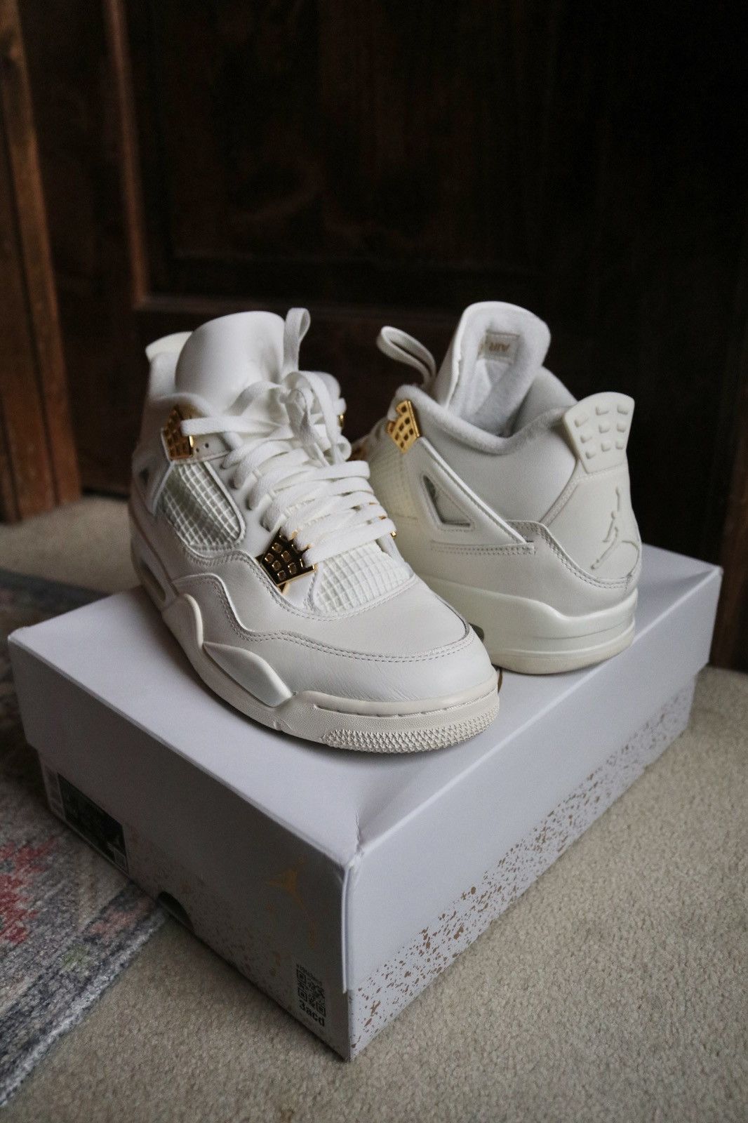 Jordan Brand WMNS Jordan 4 Retro 'Metallic Gold' Size US 10 / EU 43 - 1 Thumbnail