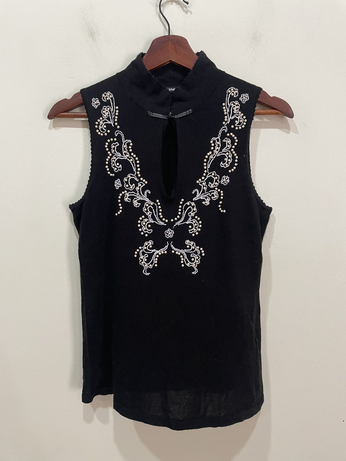 Vivienne Tam Vivienne Tam Embroidery NonSleeves Blouse Size XS / US 0-2 / IT 36-38 - 1 Thumbnail