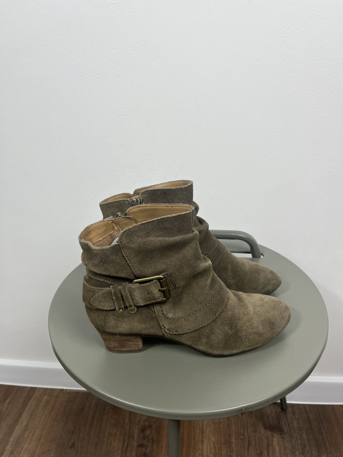 Clarks Clarks Suede Ankle Boots Buckle Low Heel Women EU 37.5 Brown Size US 6.5 / IT 36.5 - 3 Thumbnail