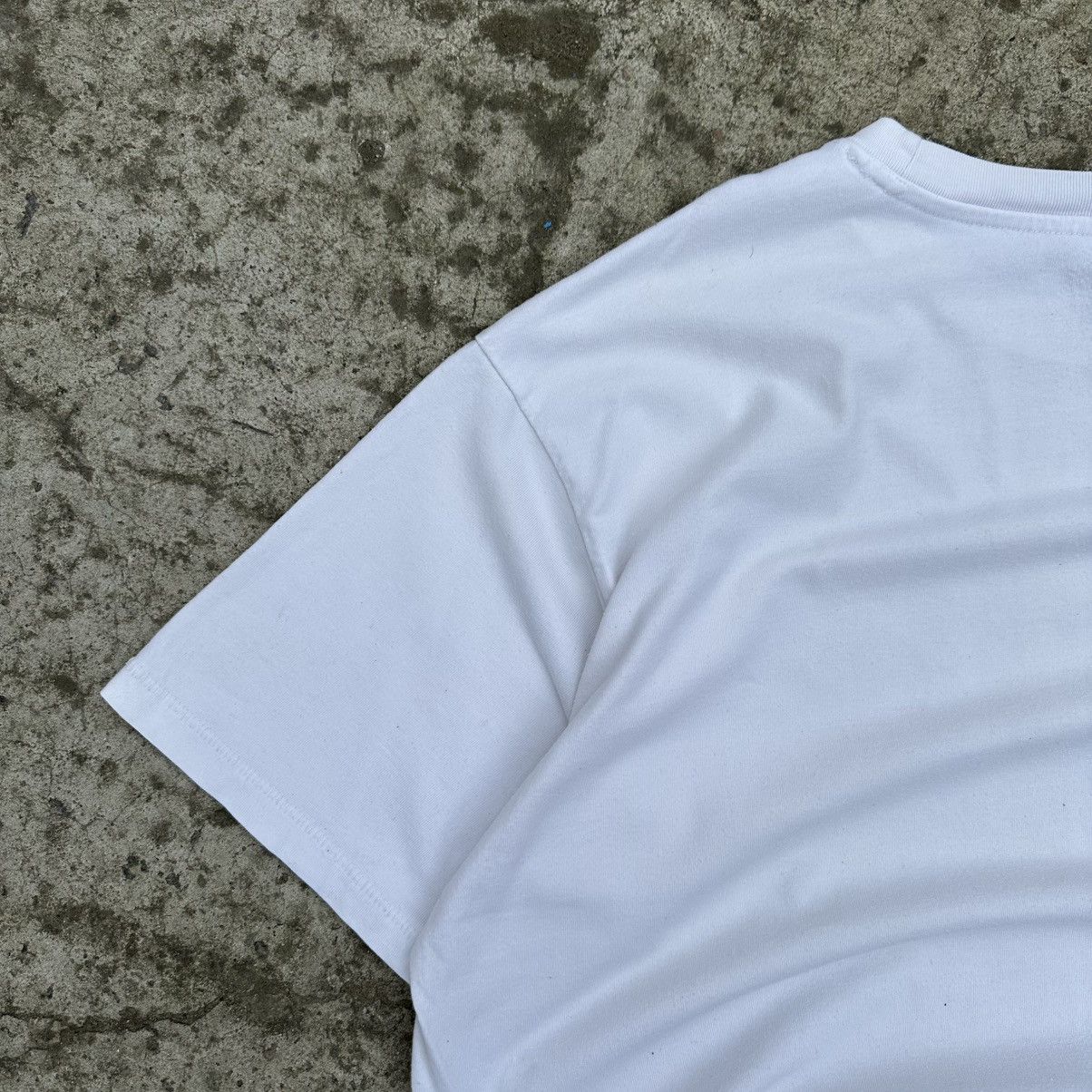 Levi's Vintage Clothing Vintage Levi’s 501 Blues T-shirts Big Logo Size L Y2K 00s Size US L / EU 52-54 / 3 - 10 Thumbnail