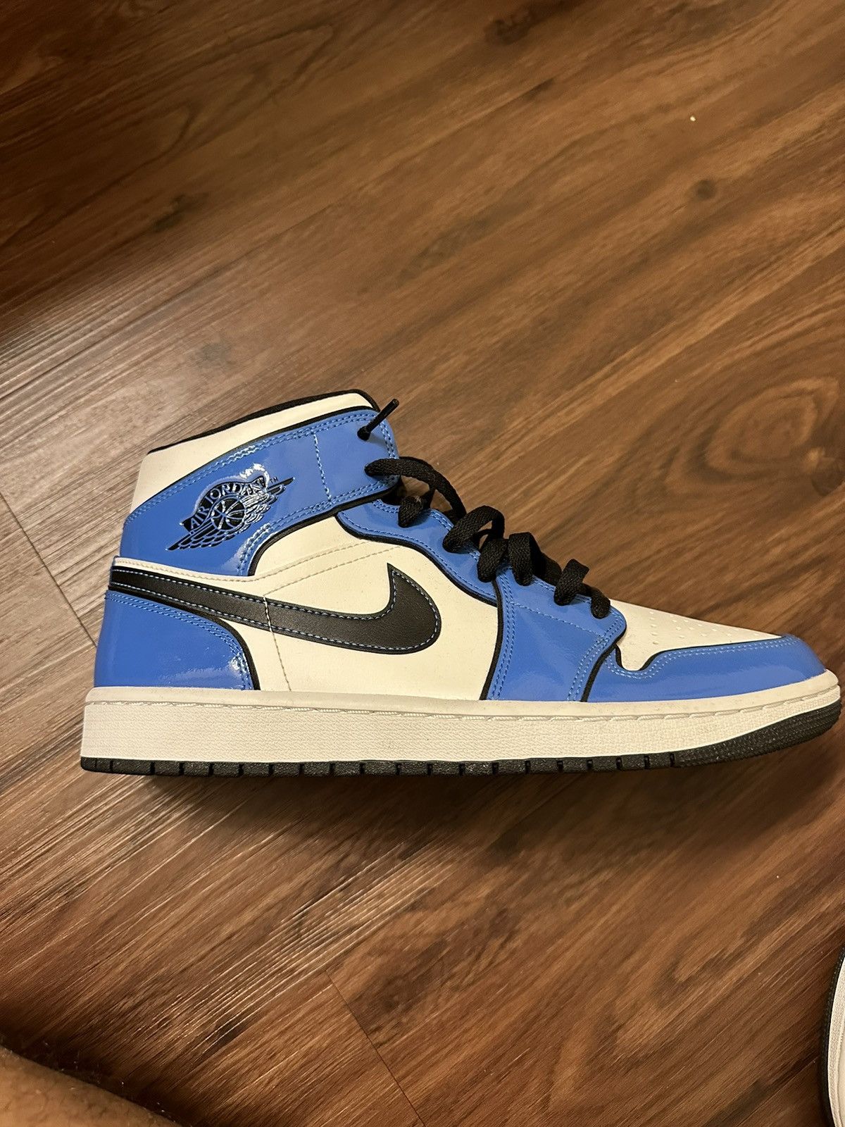 Jordan Brand Jordan 1 Signal Blue Size US 10 / EU 43 - 4 Thumbnail