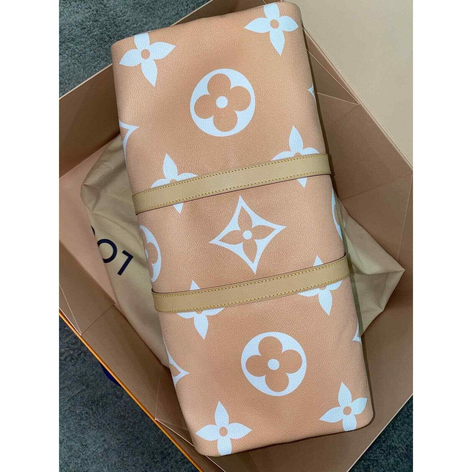 Louis Vuitton Louis Vuitton Bandouliere 45 Giant Logo Brume Travel Bag Size ONE SIZE - 9 Thumbnail