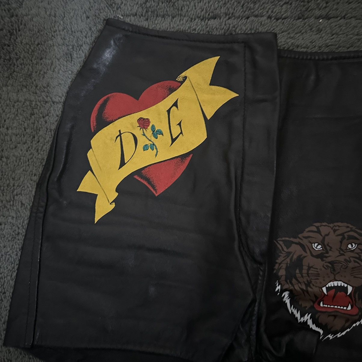 Dolce & Gabbana Archive Dolce&Gabbana Spring 1992 Leather Tattoo Mini Shorts Size 28" / US 6 / IT 42 - 5 Thumbnail