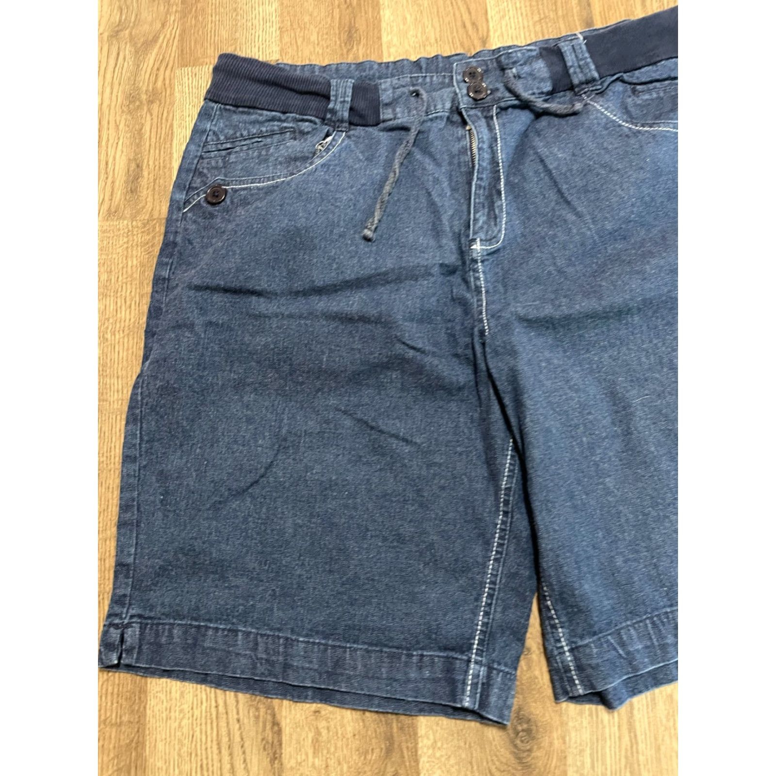 Bugle Boy Bugle Boy Shorts Women's 2X Denim Blue Pockets Stretchable Waist Bermuda Flat Front 2X Womens Size 40" / US 18 - 4 Thumbnail