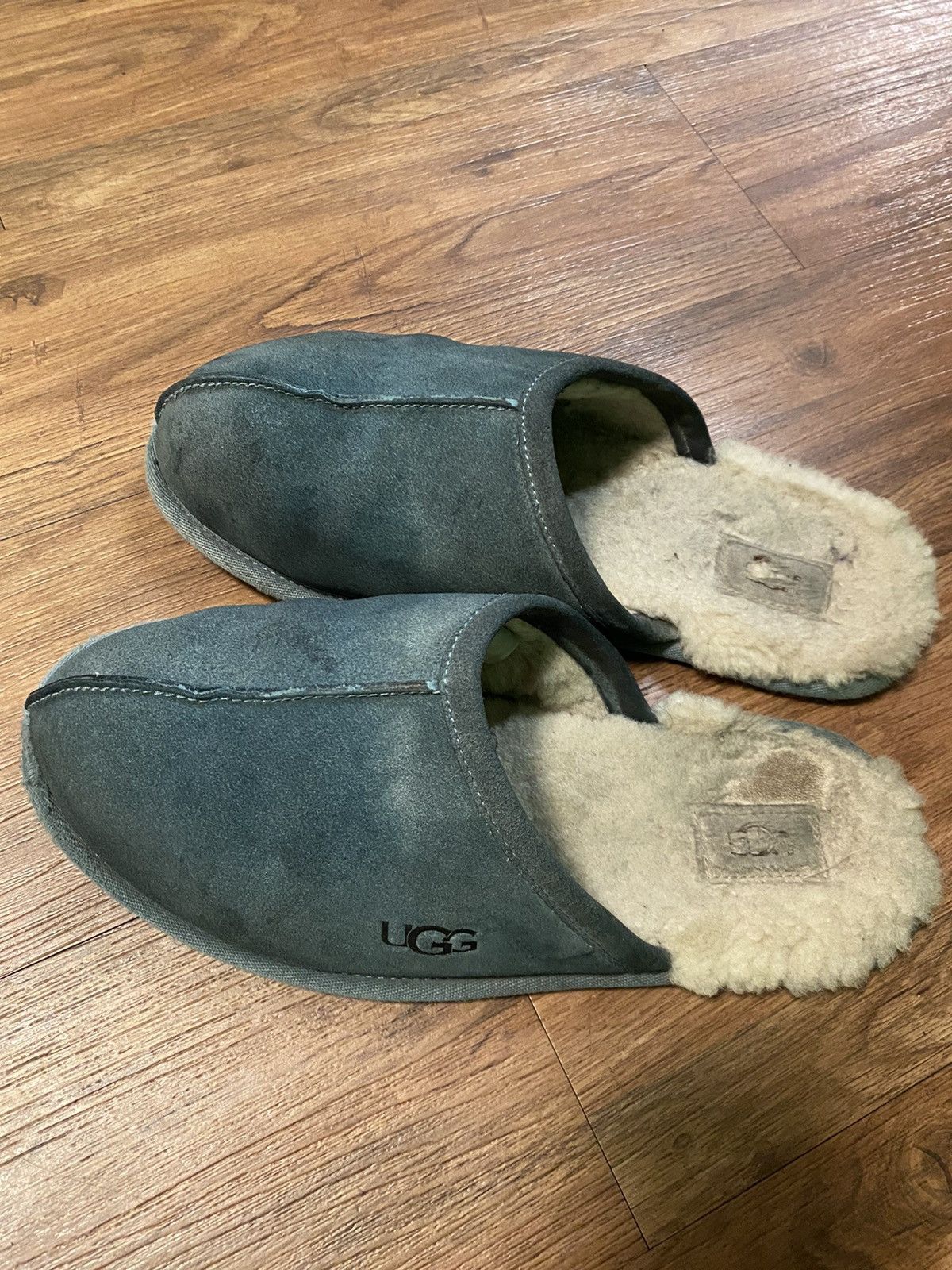 Ugg Uggs House Slippers Size US 9.5 / EU 42-43 - 1 Thumbnail
