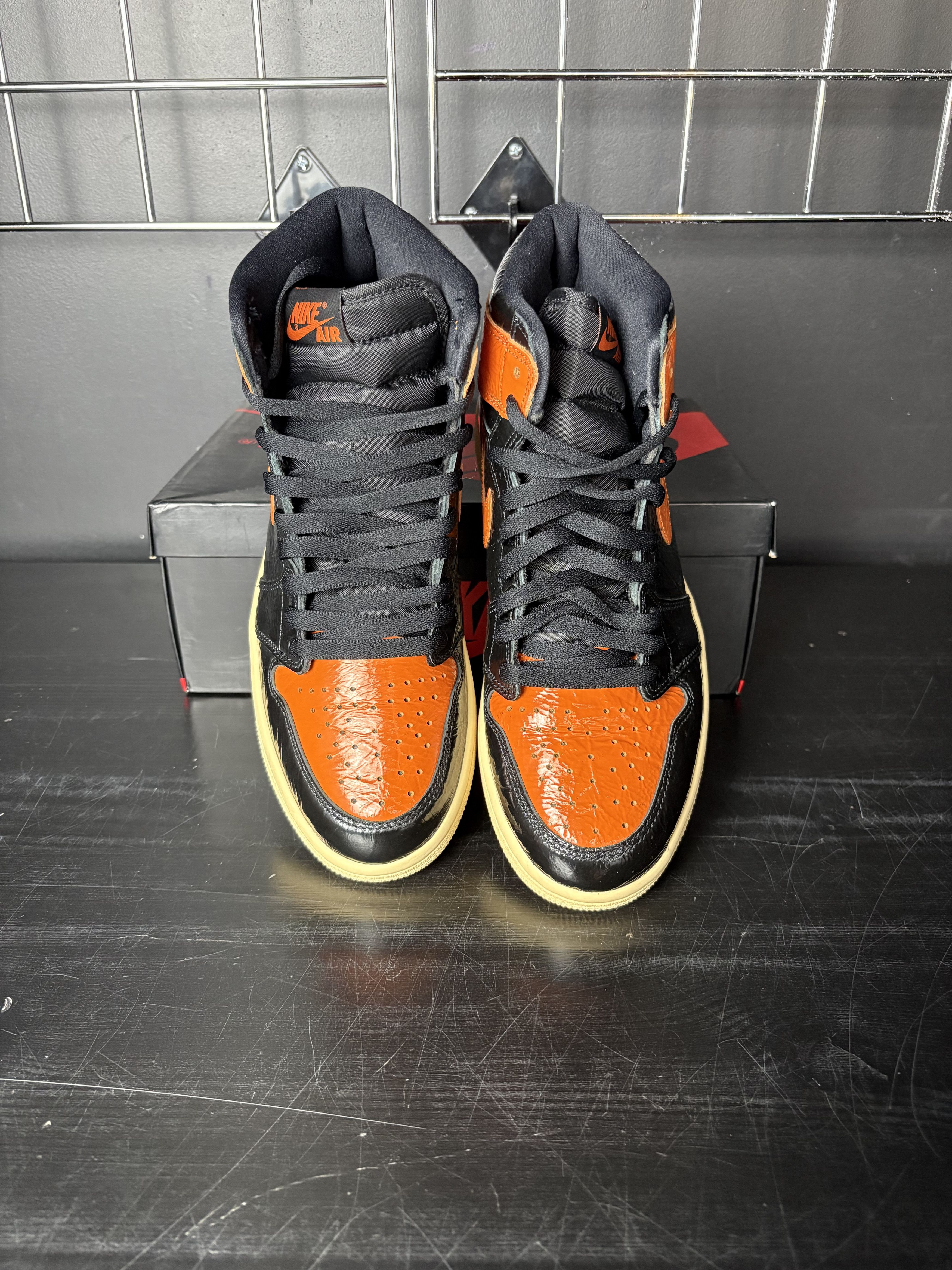 Jordan Brand Air Jordan 1 Retro High "Shattered Backboard 3.0" Size US 8 / EU 41 - 3 Thumbnail