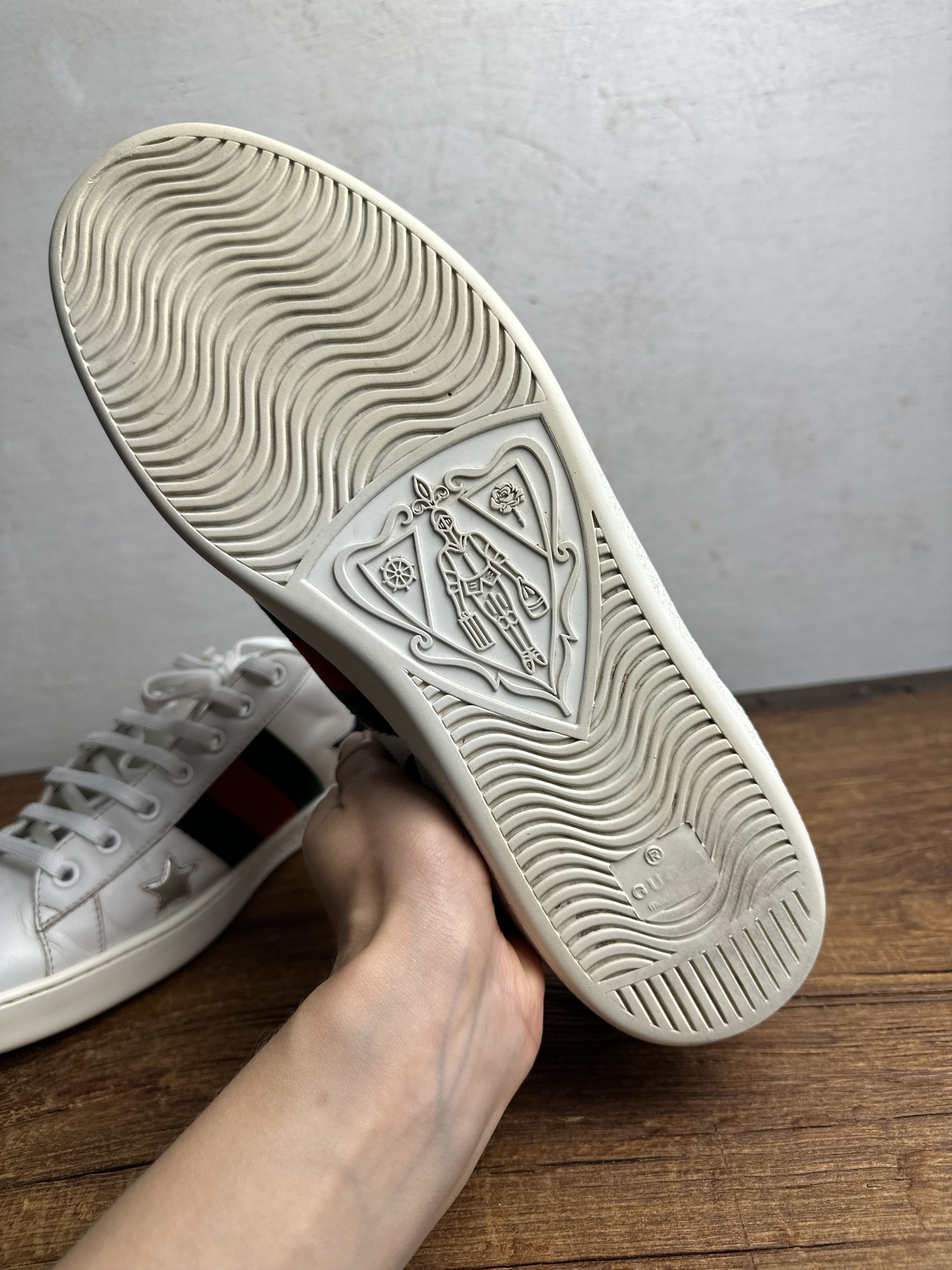 Gucci Gucci Gucci White Leather Ace Metallic Stars Low Top Size US 10 / EU 43 - 16 Thumbnail