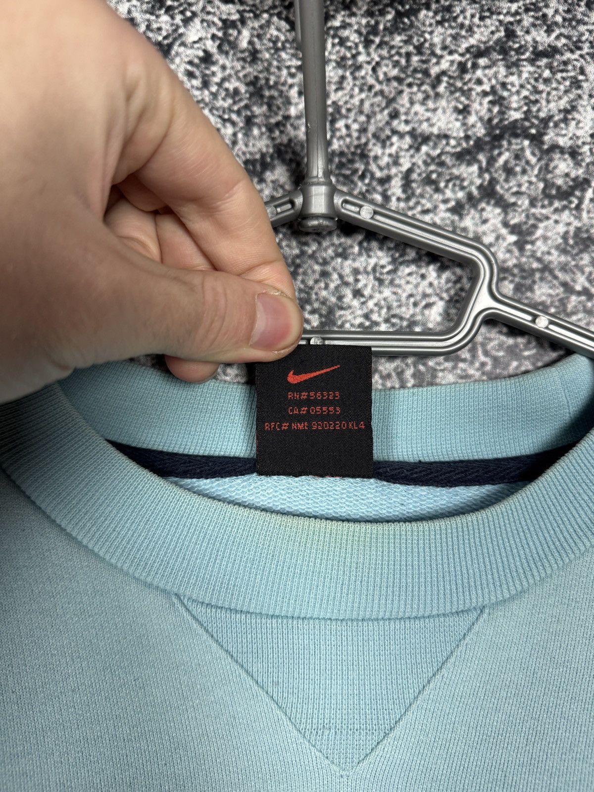 Nike Rare Nike Vintage Embroidered Logo Swoosh Sweatshirt Size S Size US S / EU 44-46 / 1 - 9 Thumbnail