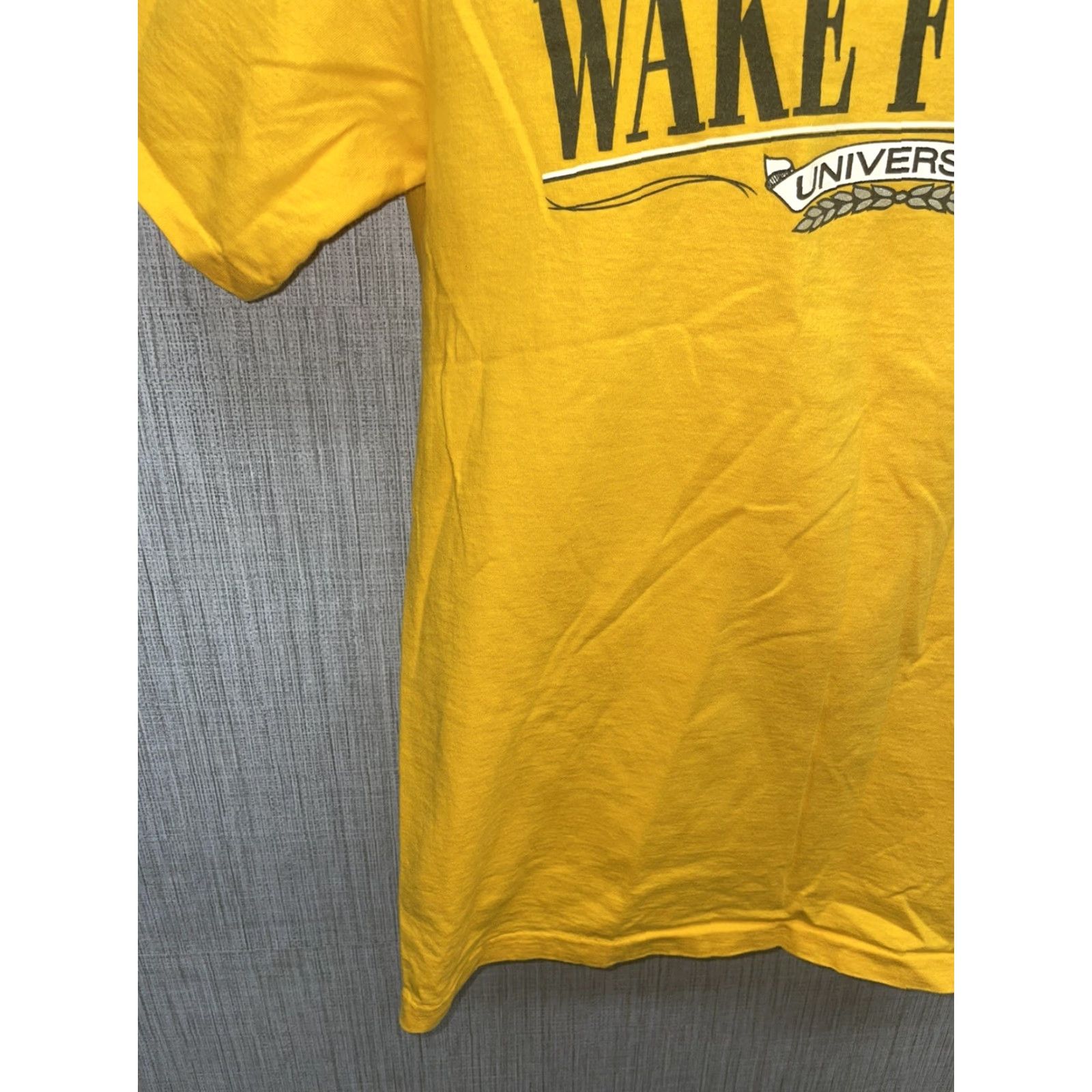 Vintage WAKE FOREST The Cotton Exchange Yellow Graphic T-Shirt USA Mens L Cotton Shirt Size US L / EU 52-54 / 3 - 6 Thumbnail