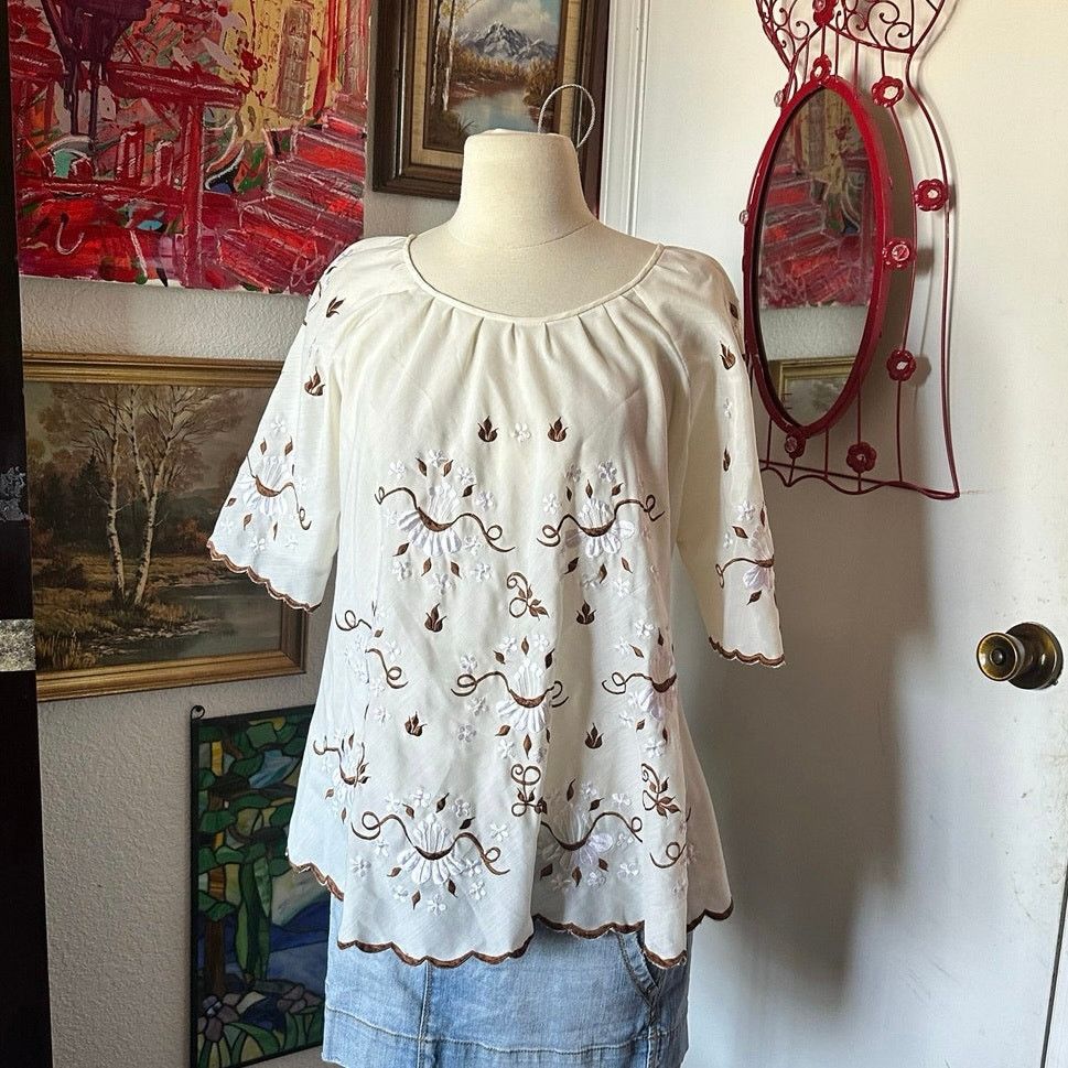 Handmade handmade floral bohemian cream brown blouse Size M / US 6-8 / IT 42-44 - 1 Thumbnail