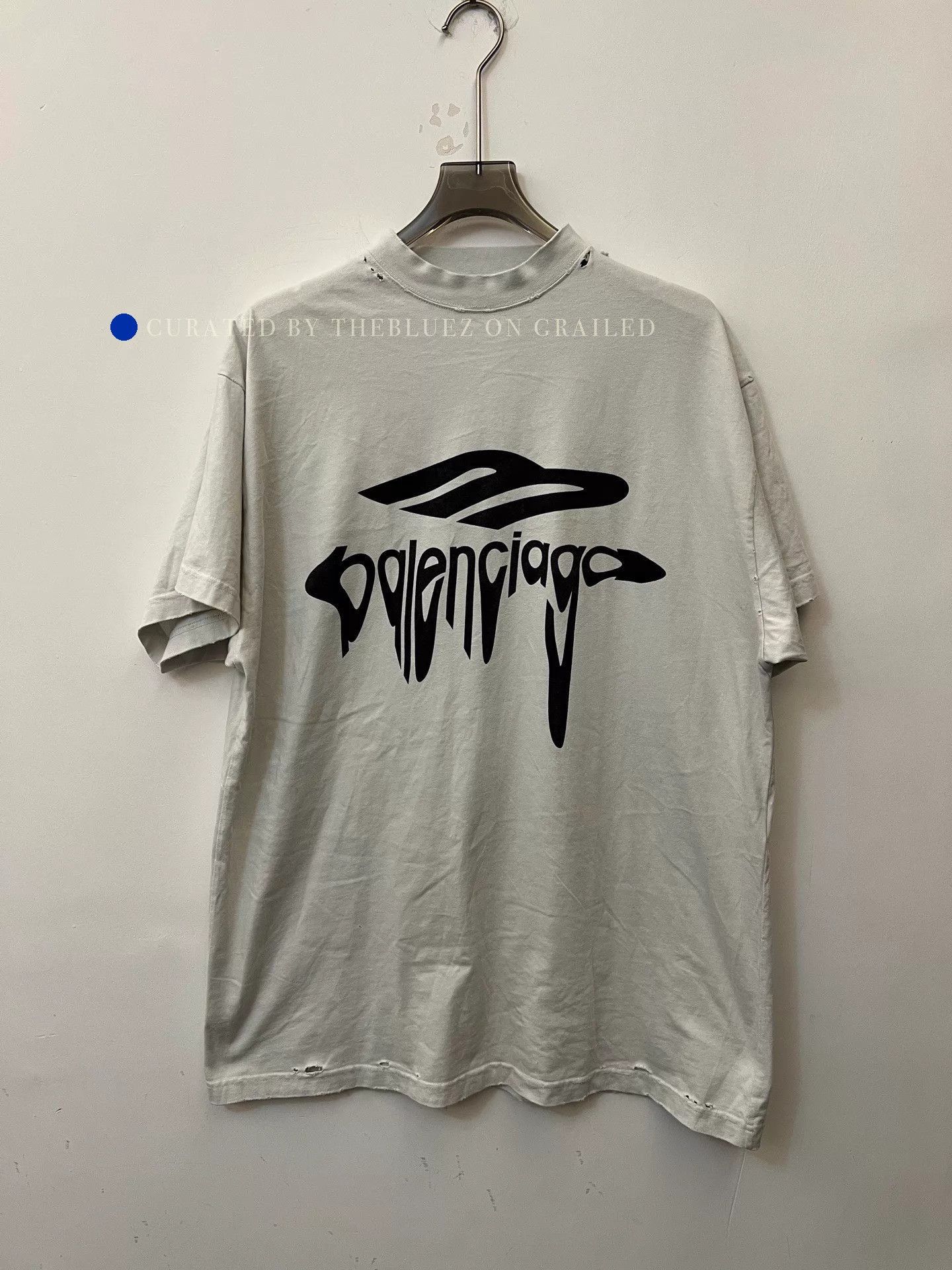 Balenciaga Oversized Logo Crewneck Tee in White Size US S / EU 44-46 / 1 - 1 Thumbnail