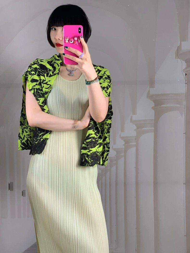 Issey Miyake Issey Miyake Fluorescent green pleated top Size XS / US 0-2 / IT 36-38 - 1 Thumbnail